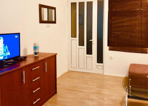 One-Bedroom Apartment photo 3