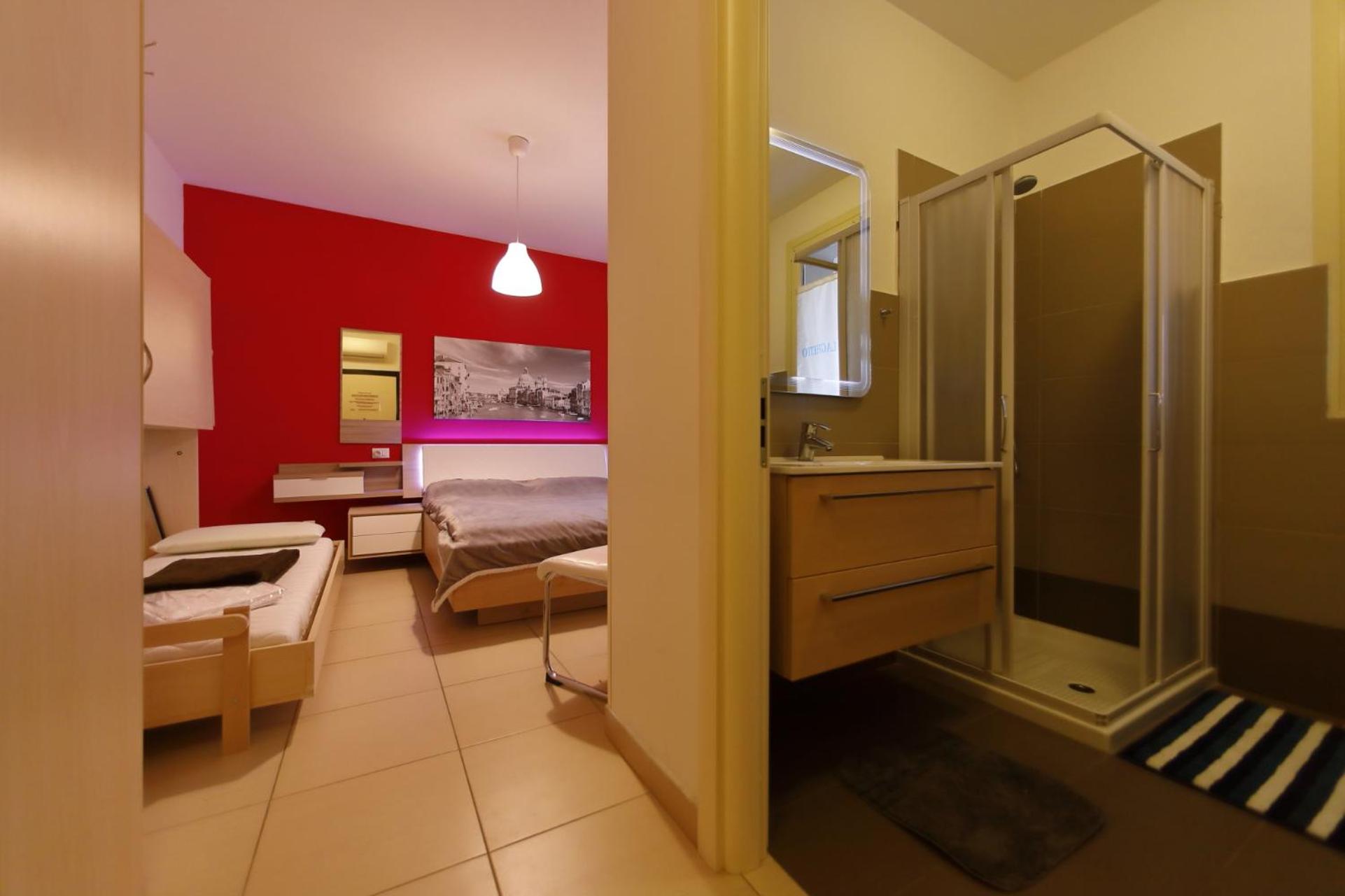 Apartment with Garden View - Photo 4