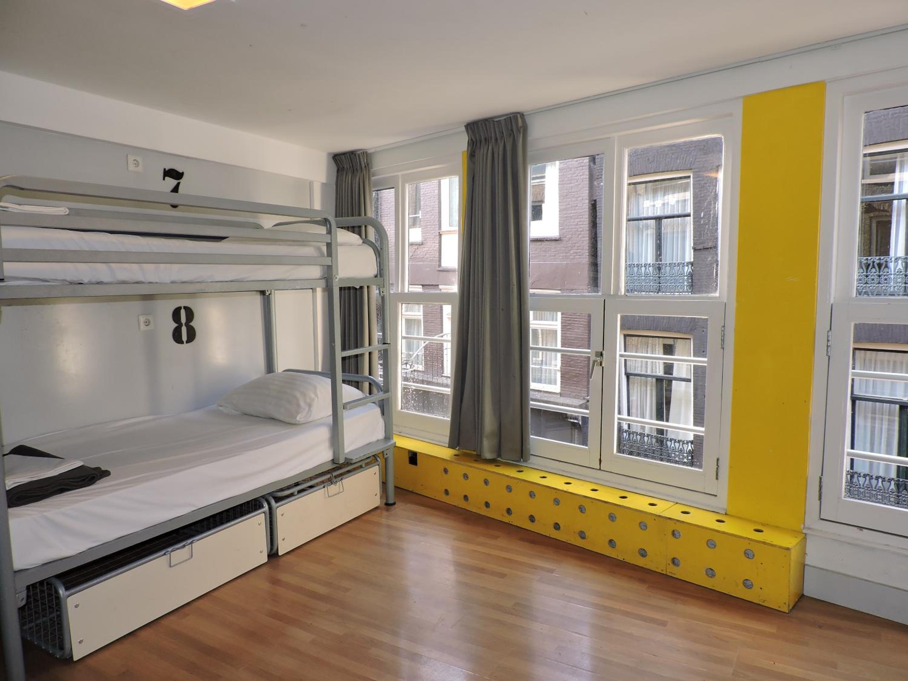 Bed in 10-Bed Mixed Dormitory Room photo 3