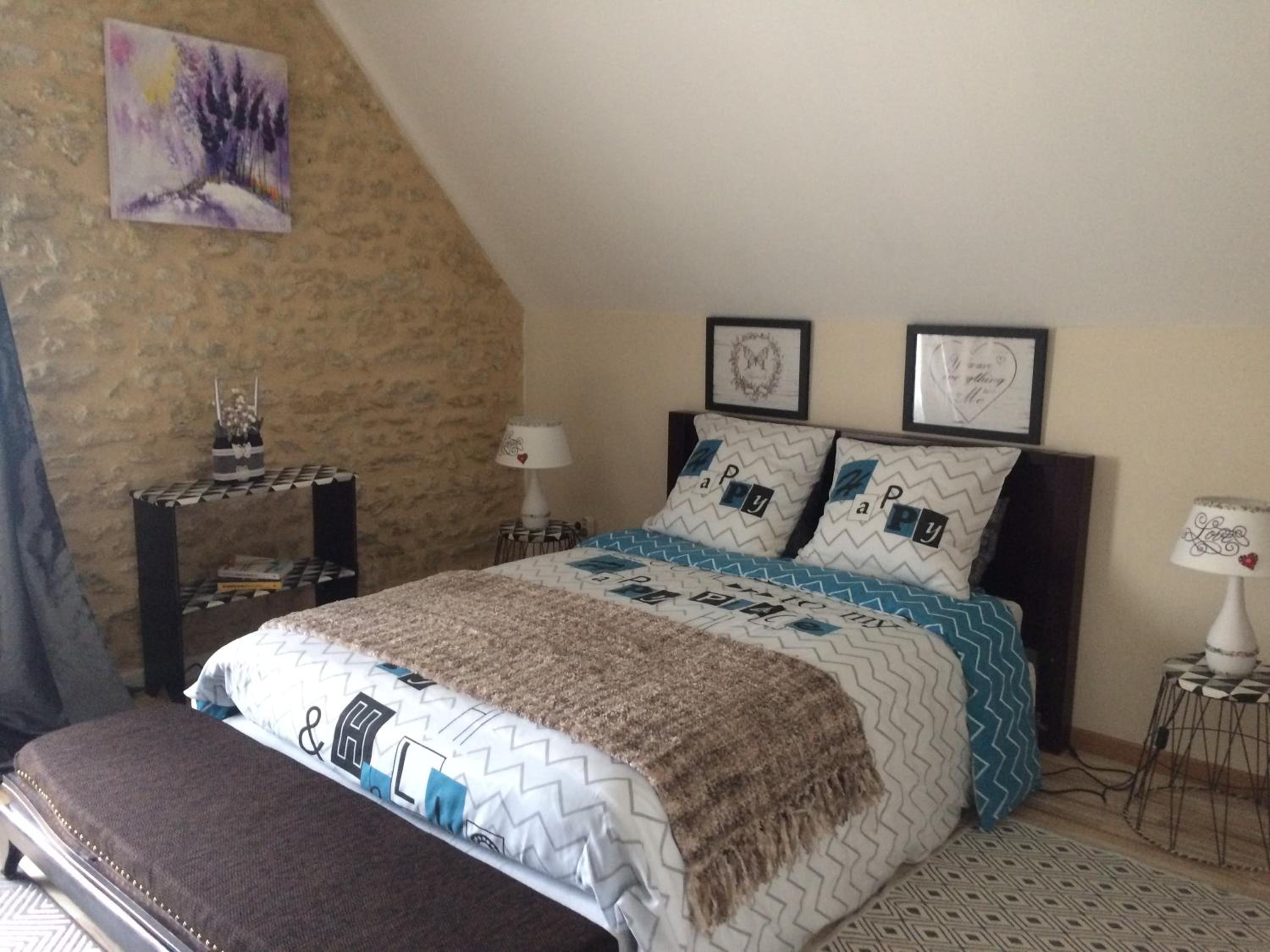 Three-Bedroom House - Photo 5