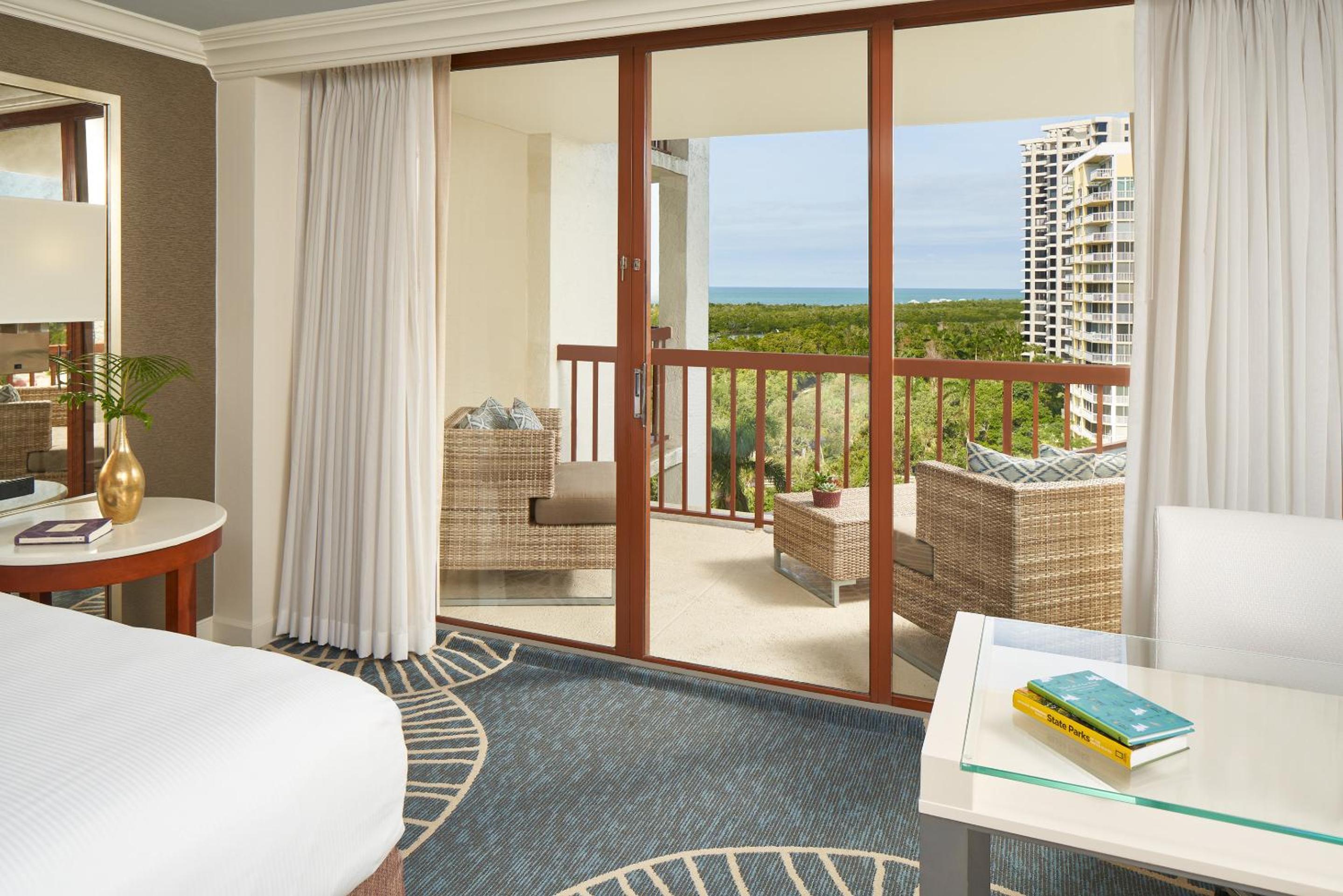 King Room with Balcony photo 2