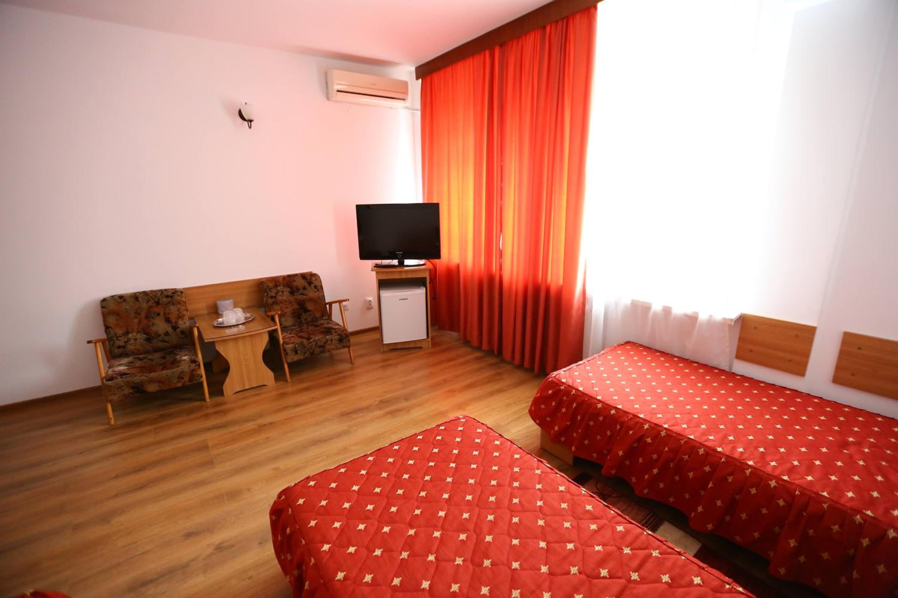 Triple Room - Photo 2