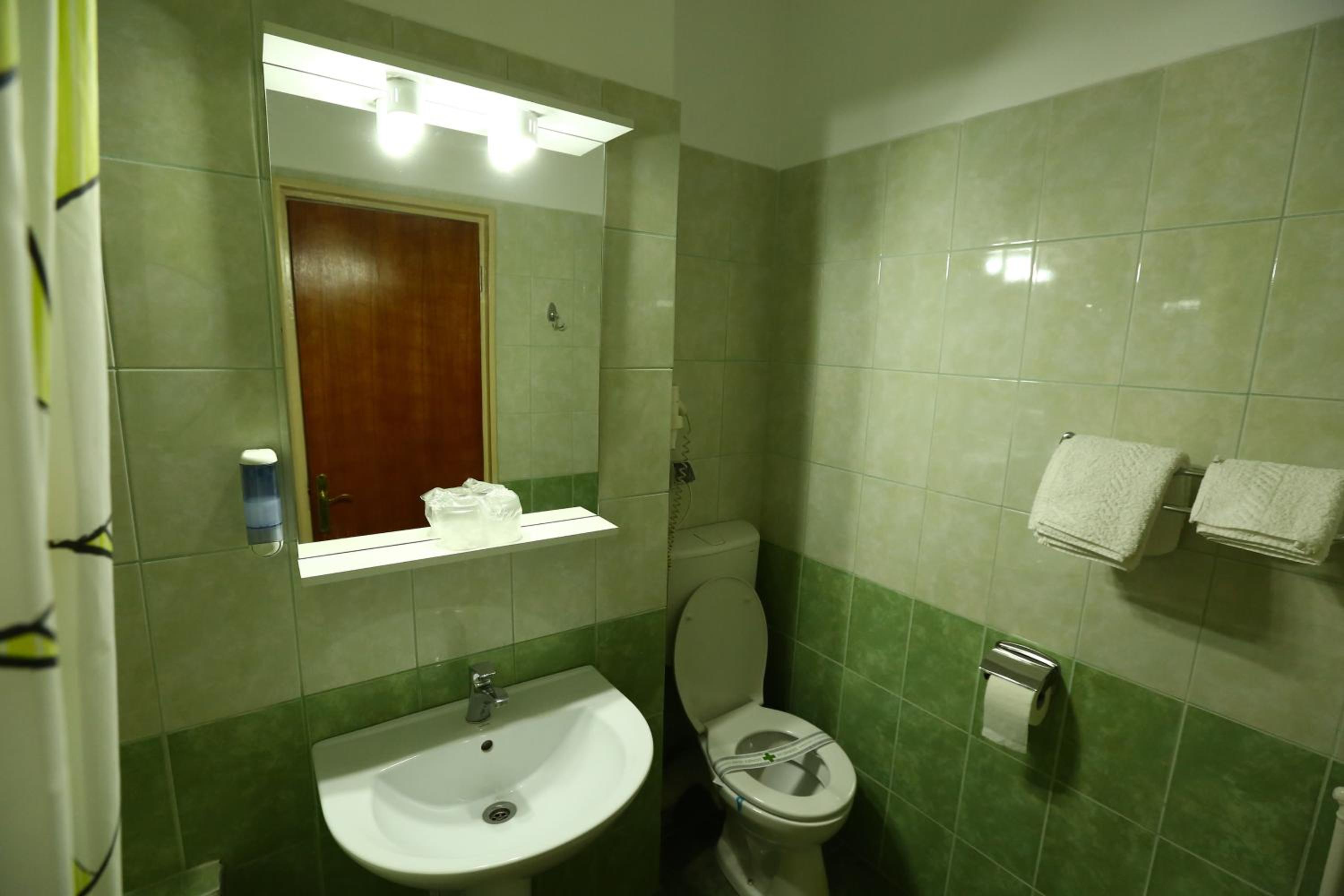 Standard Double Room - Photo 4