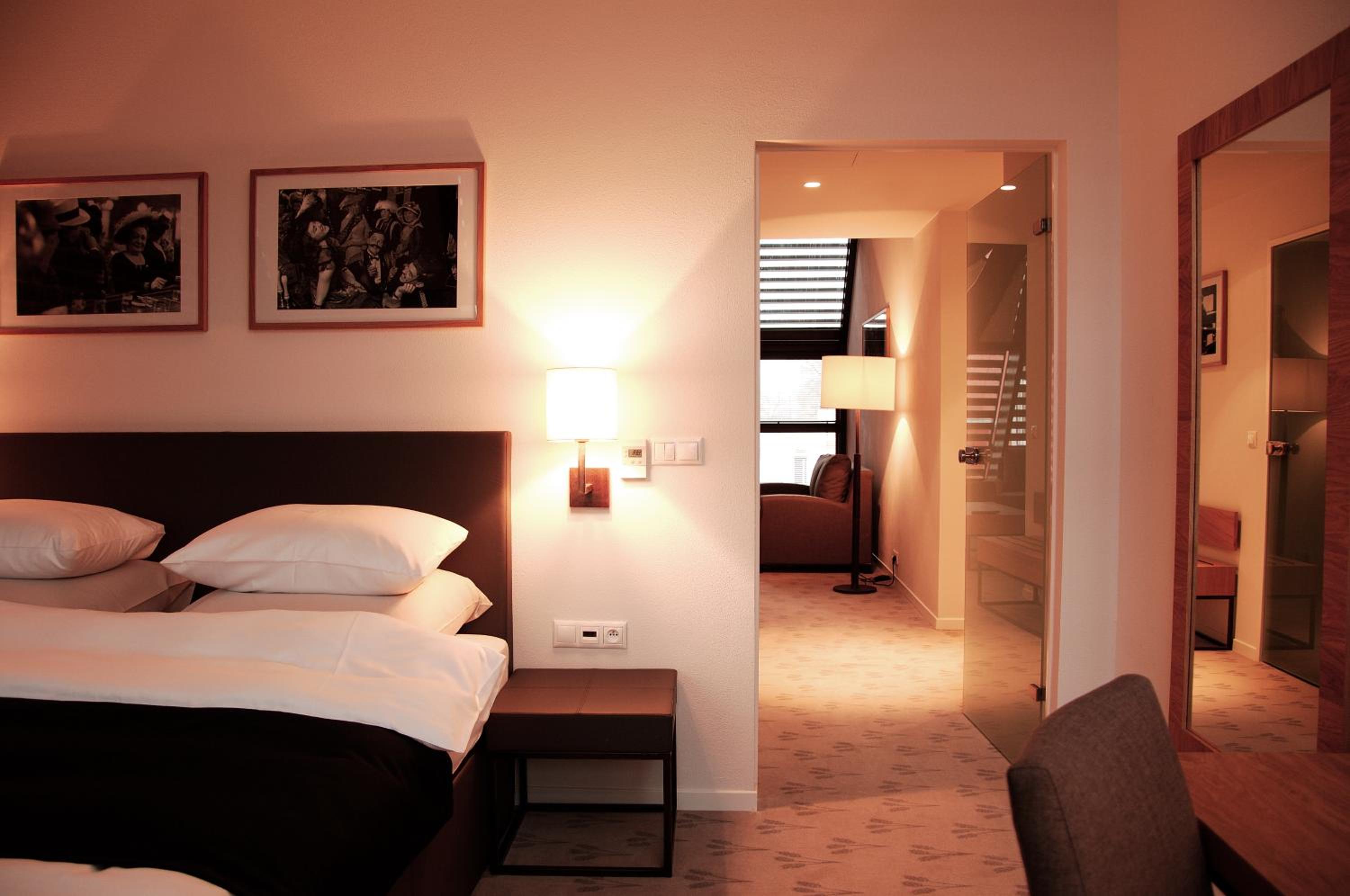 Premium Suite - Photo 5