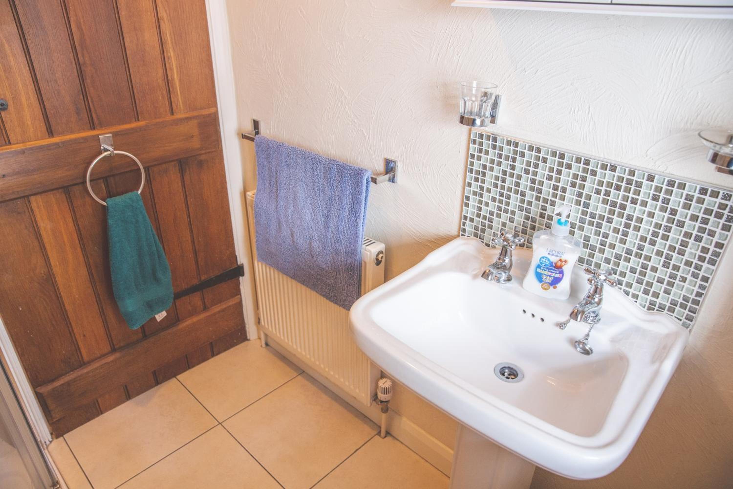 Two-Bedroom Cottage - Photo 19