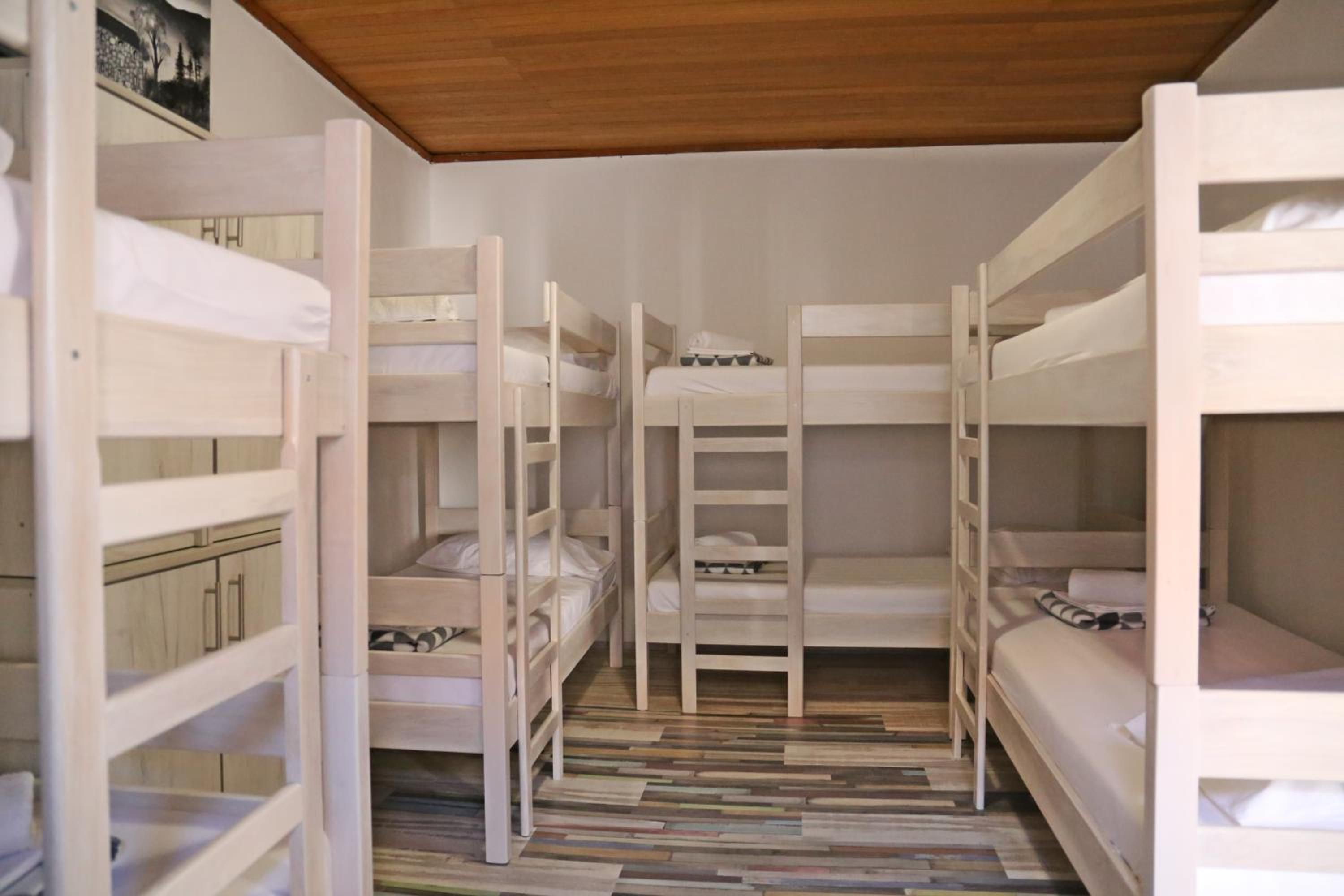 Bed in 8-Bed Mixed Dormitory Room photo 1