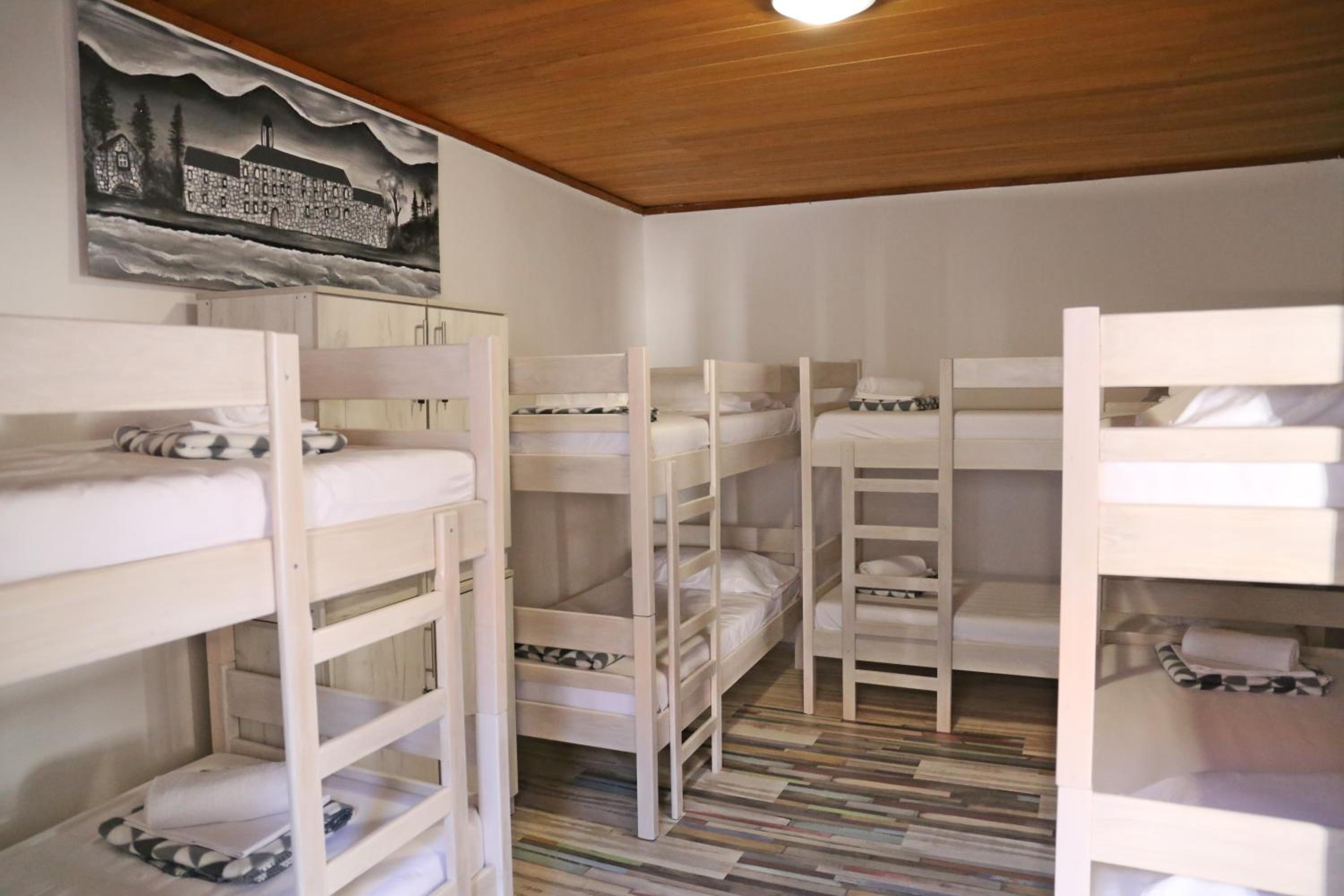 Bed in 8-Bed Mixed Dormitory Room photo 2