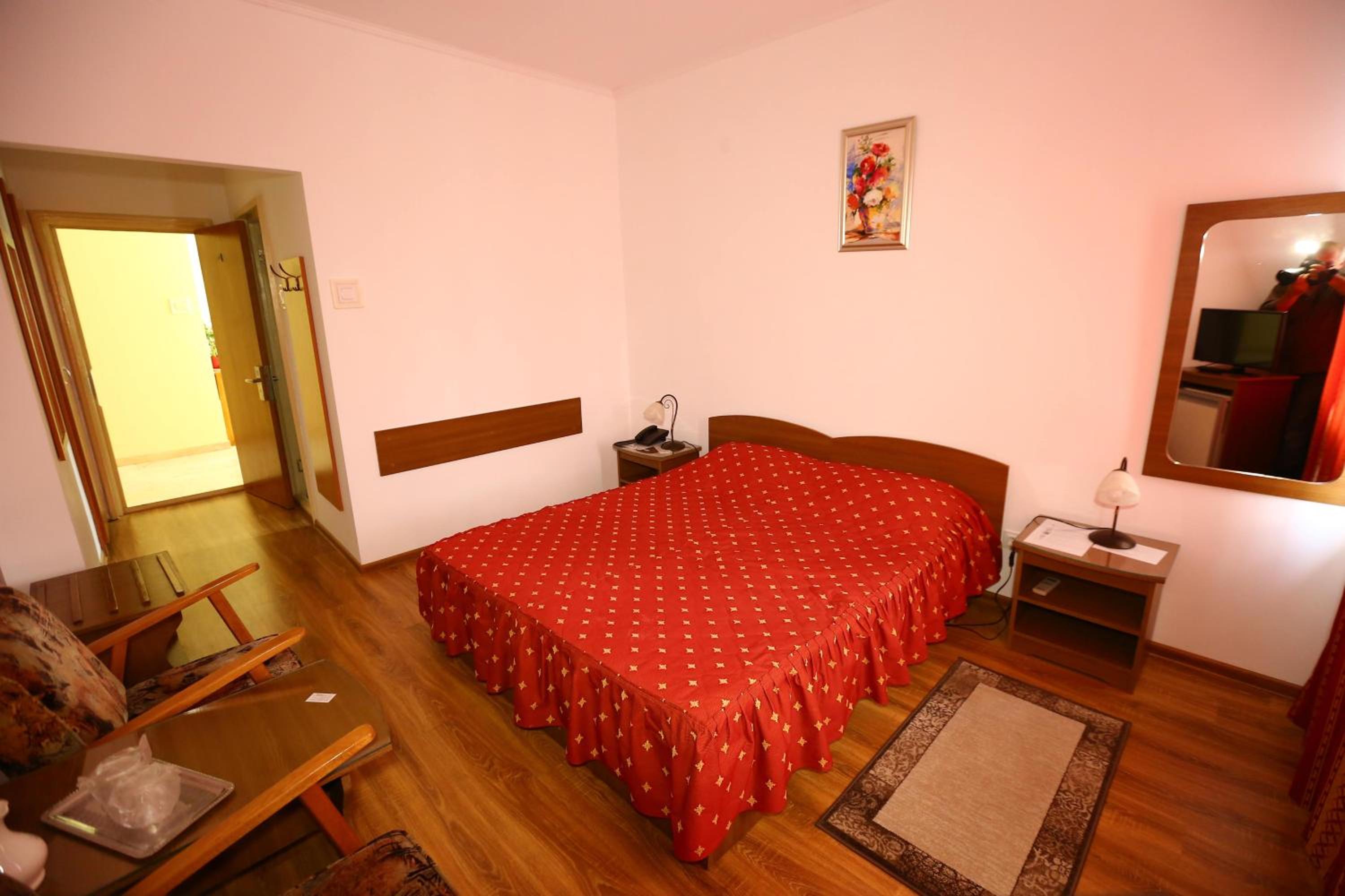 Standard Double Room - Photo 3
