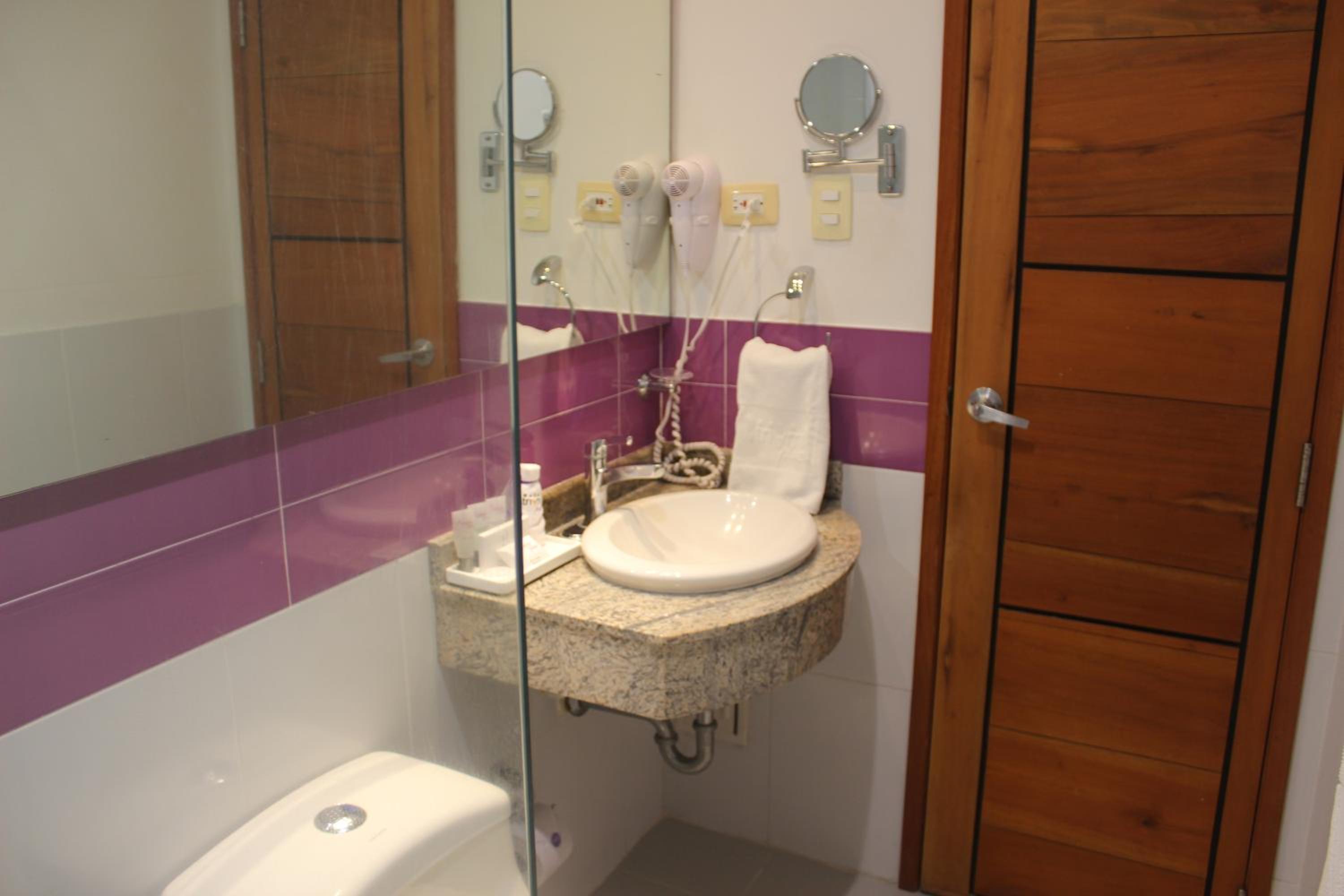Standard Double Bed Room - Photo 9
