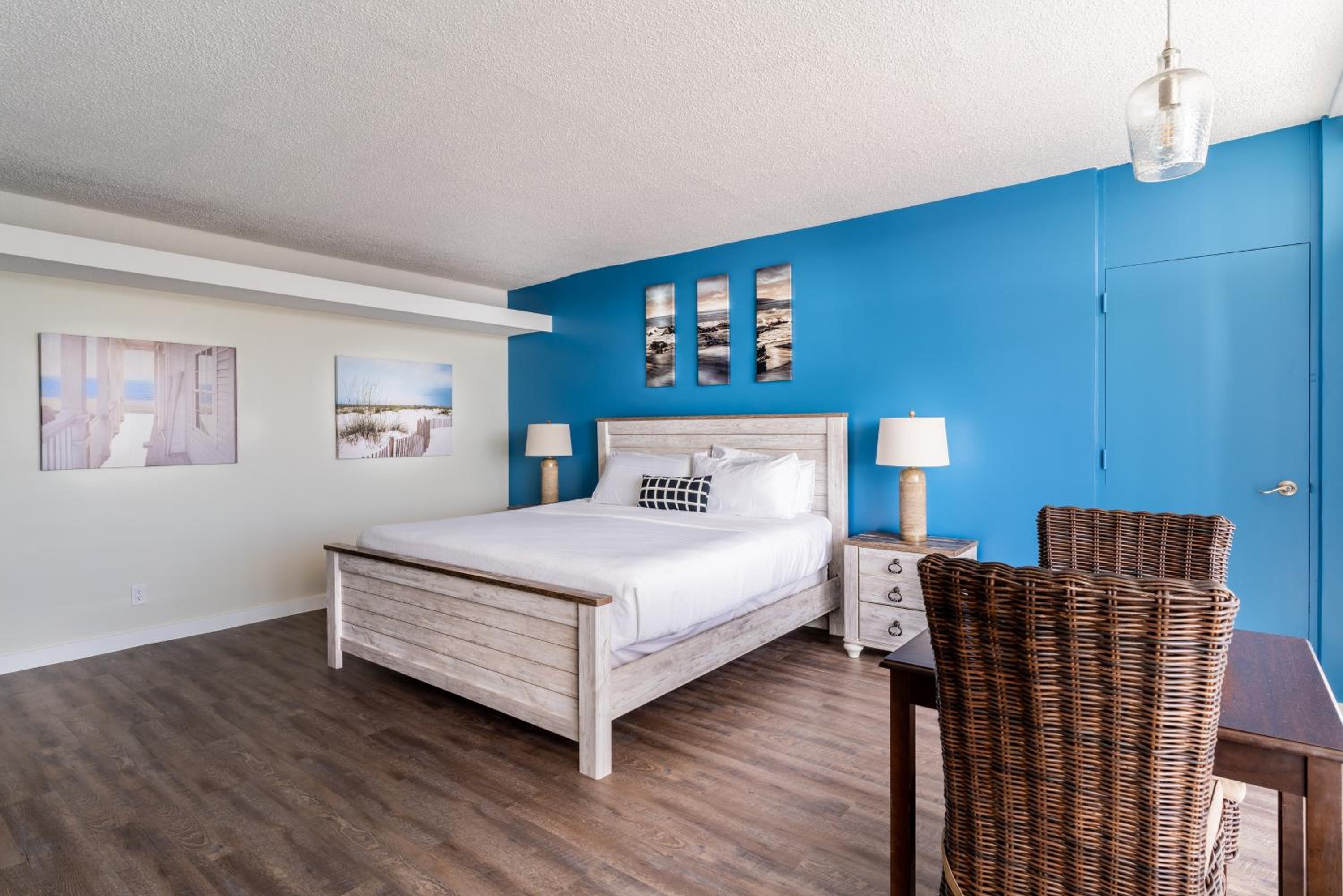 Premier King Room - Photo 6