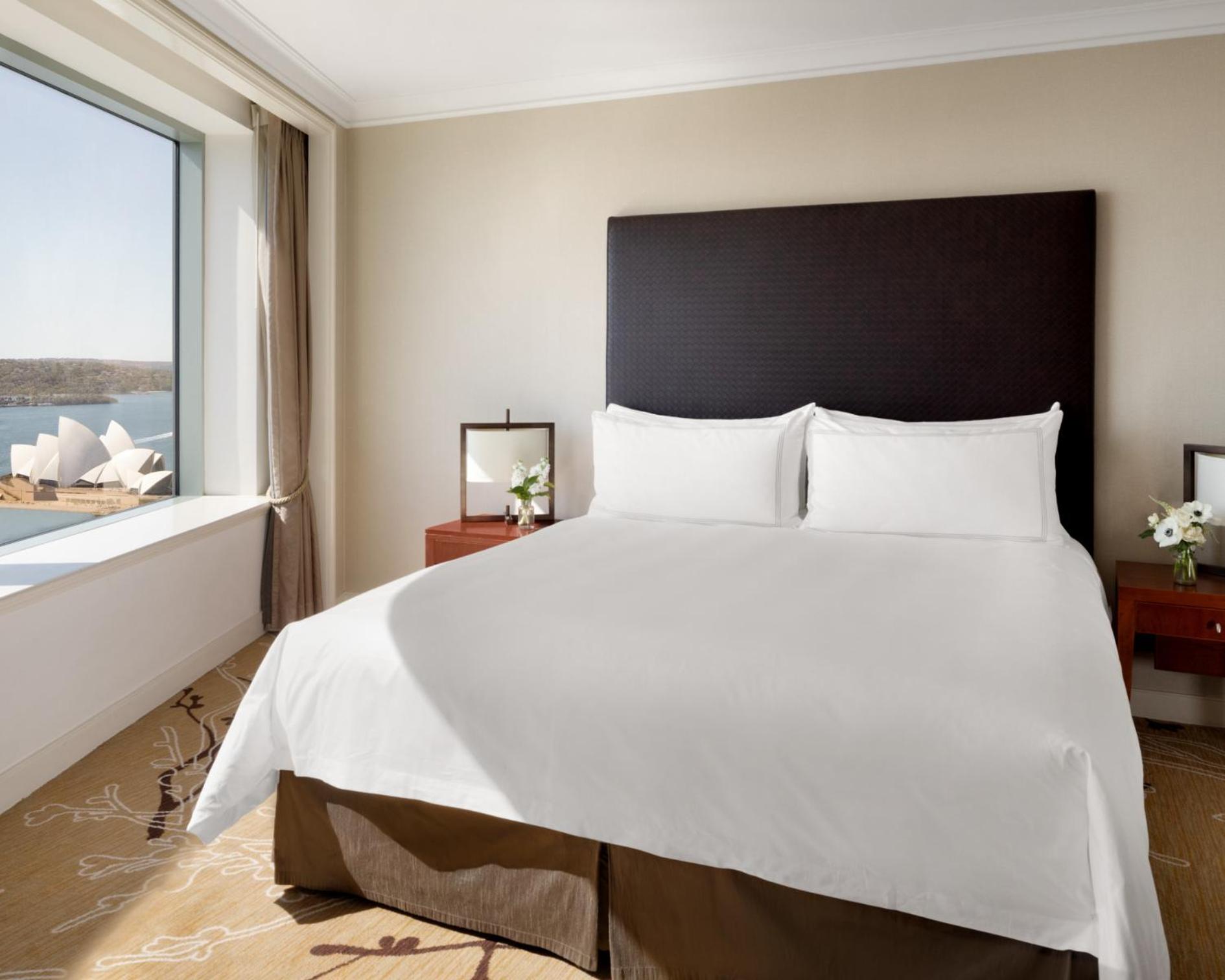 Governor Suite with Club Lounge Access
