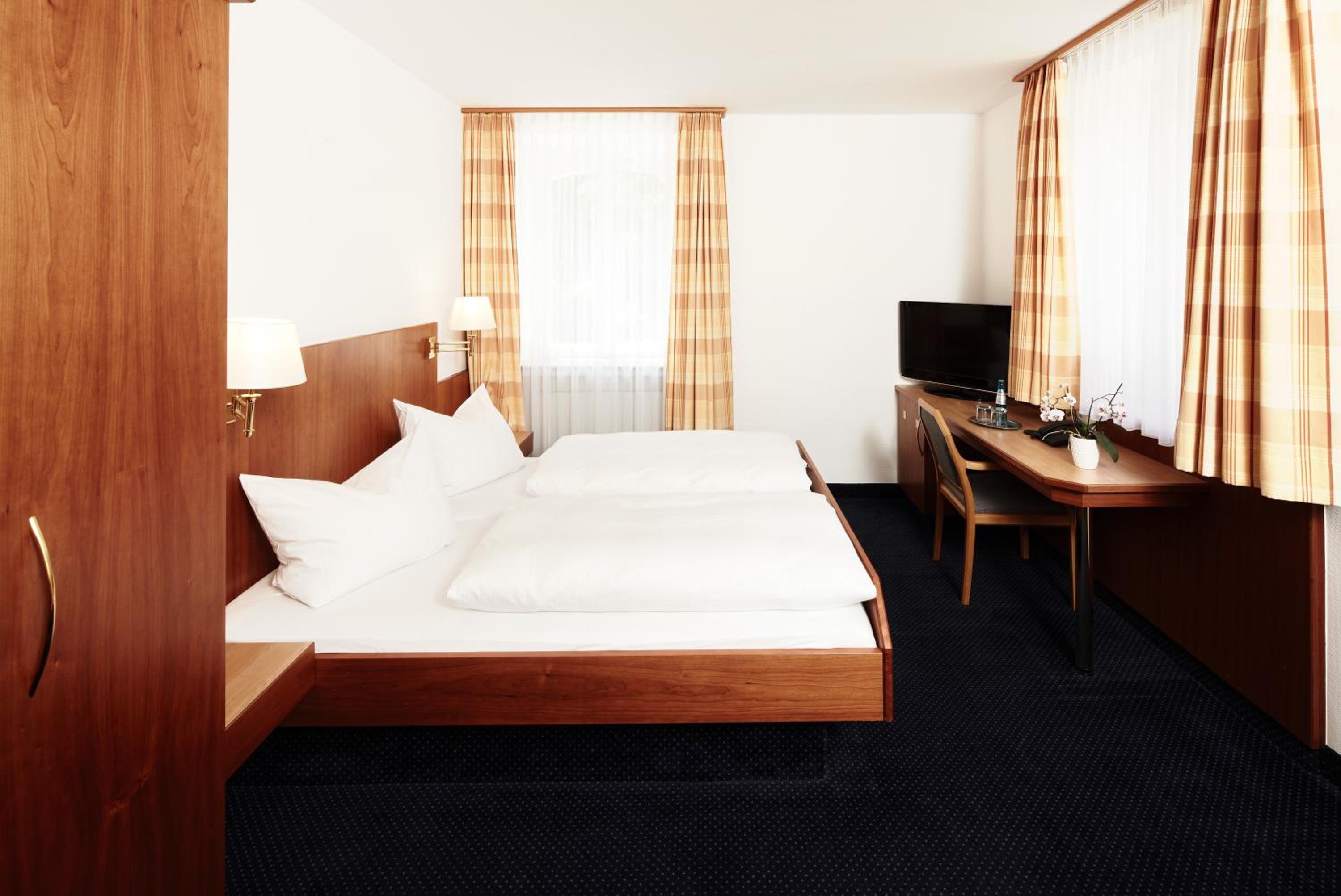 Double Room - Photo 2