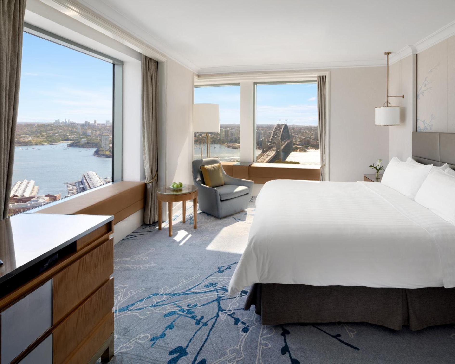 Horizon Sydney Harbor Suite with Club Lounge Access