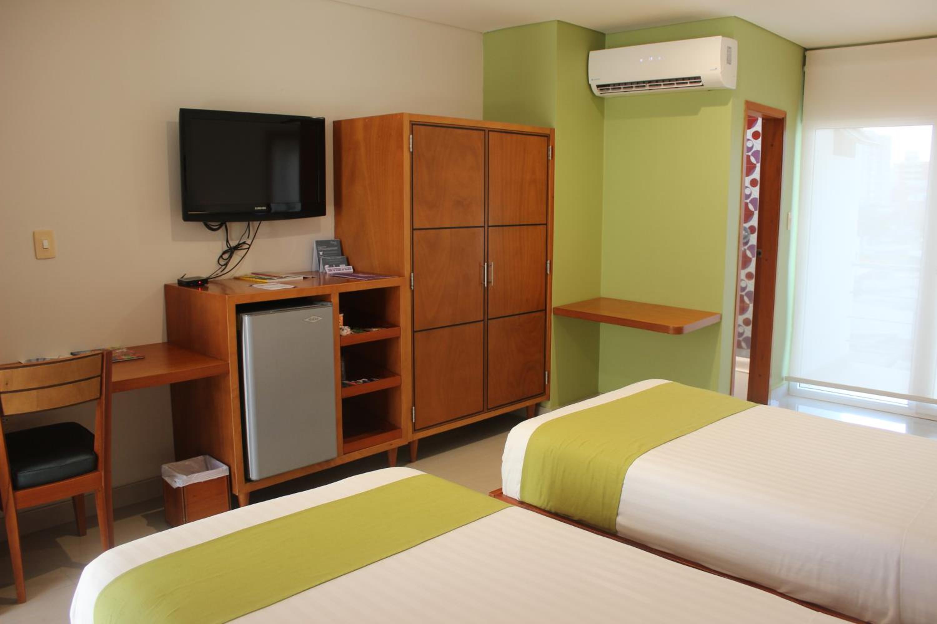 Twin Room - Photo 2