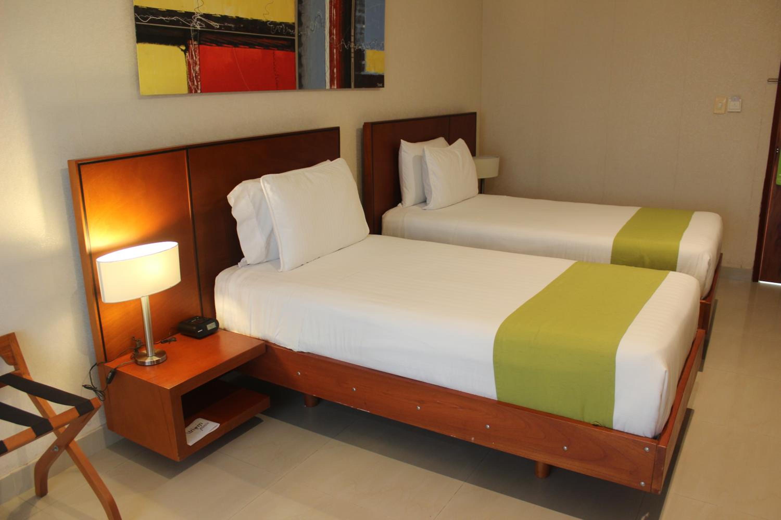 Twin Room - Photo 5