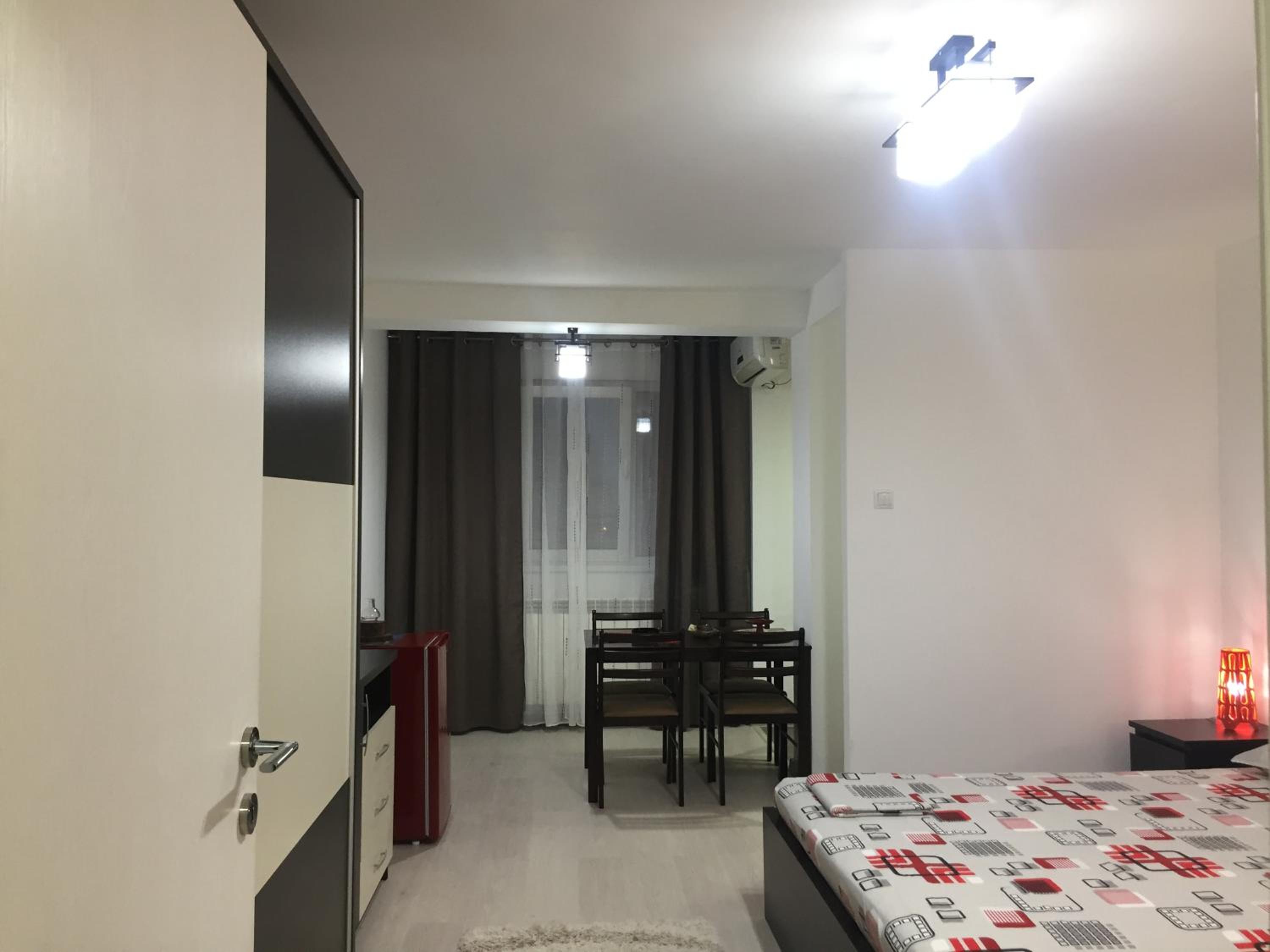 One-Bedroom Apartment photo 2