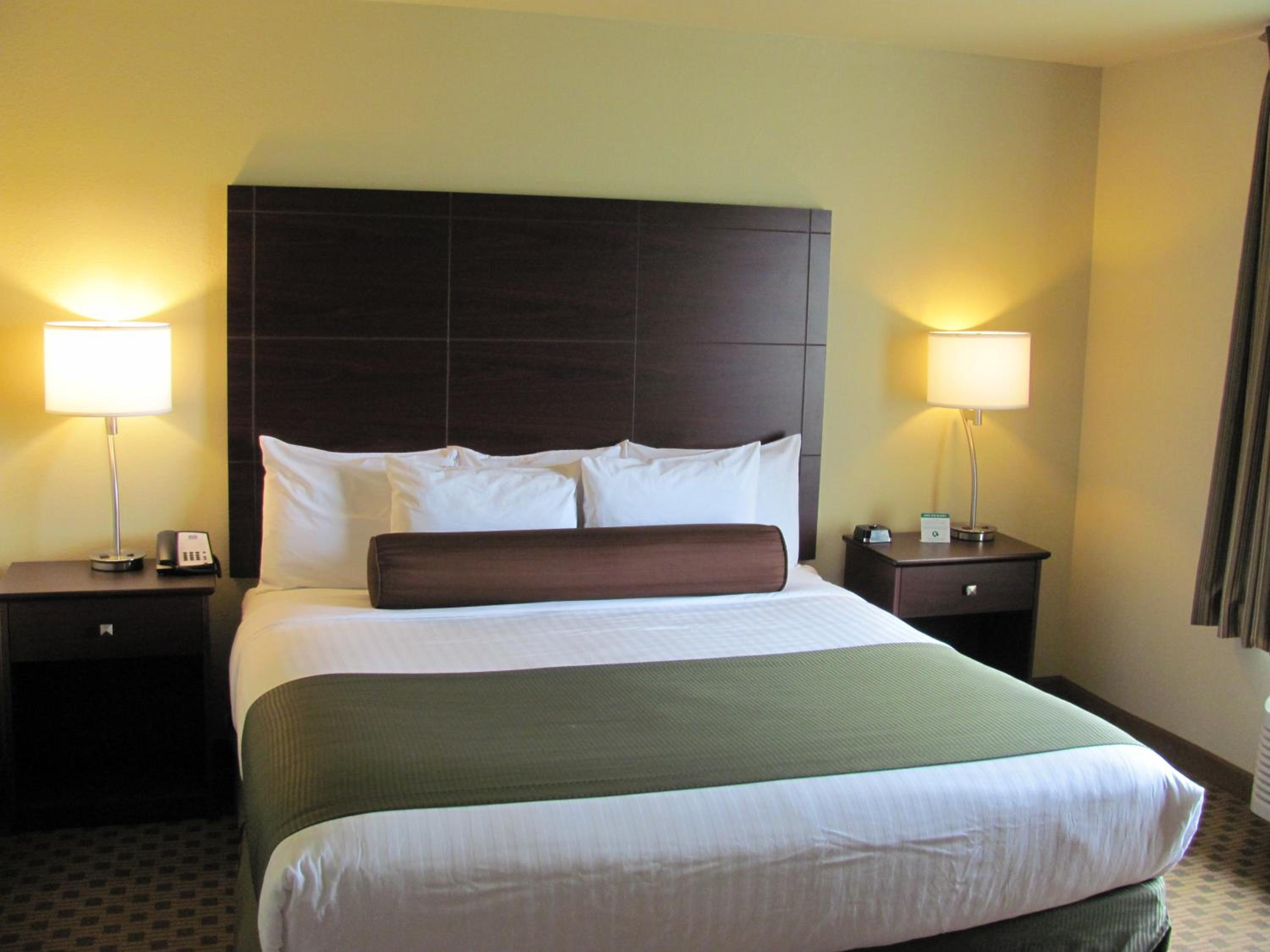 Deluxe King Room photo 2