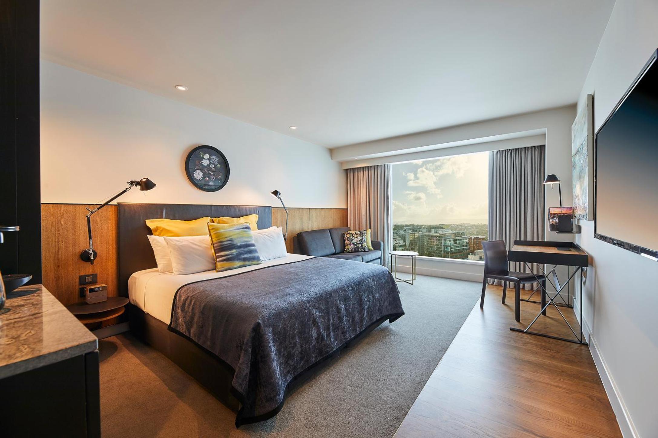 Grand Deluxe King Room - Photo 4