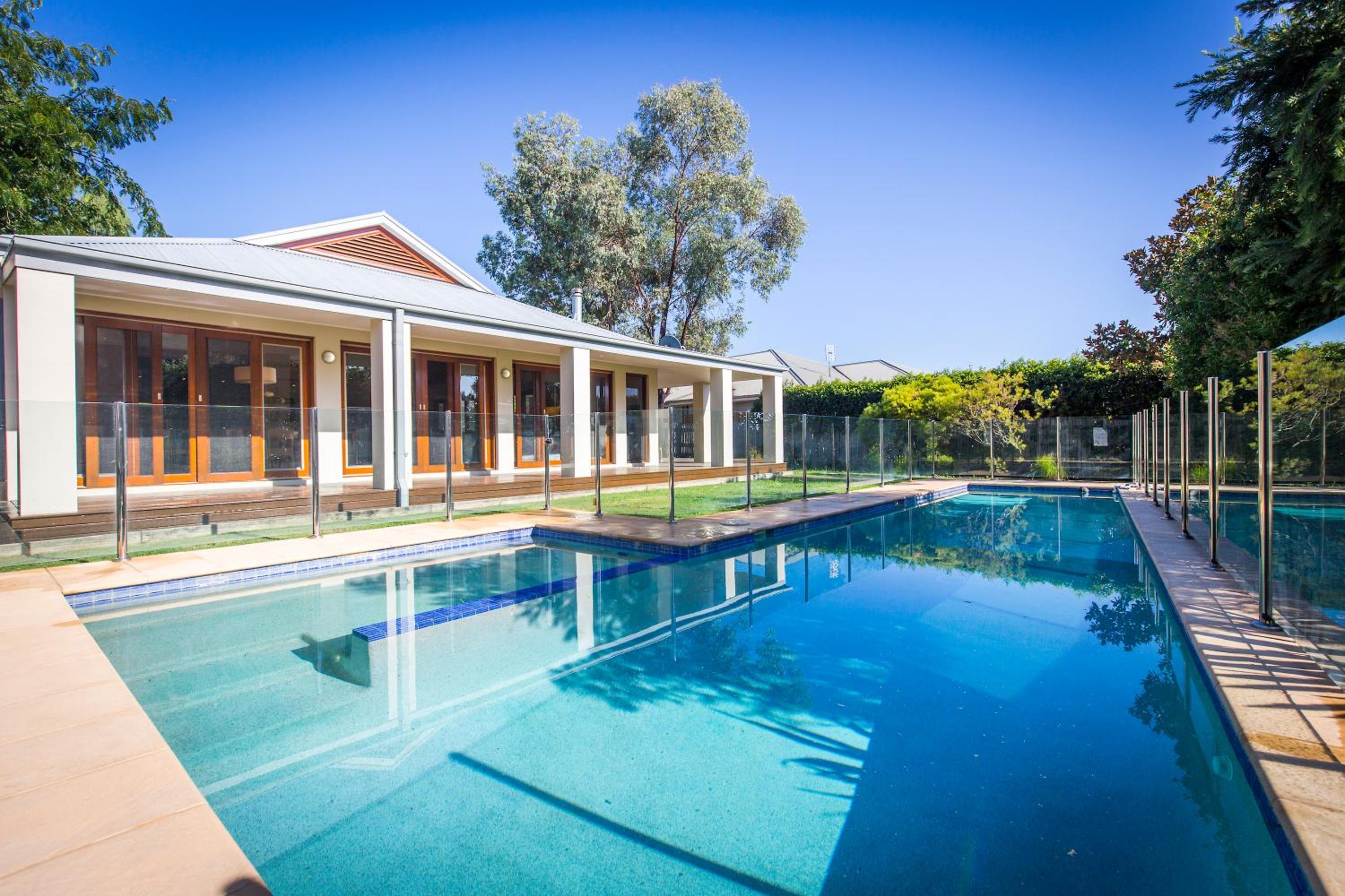 Four-Bedroom House photo 2