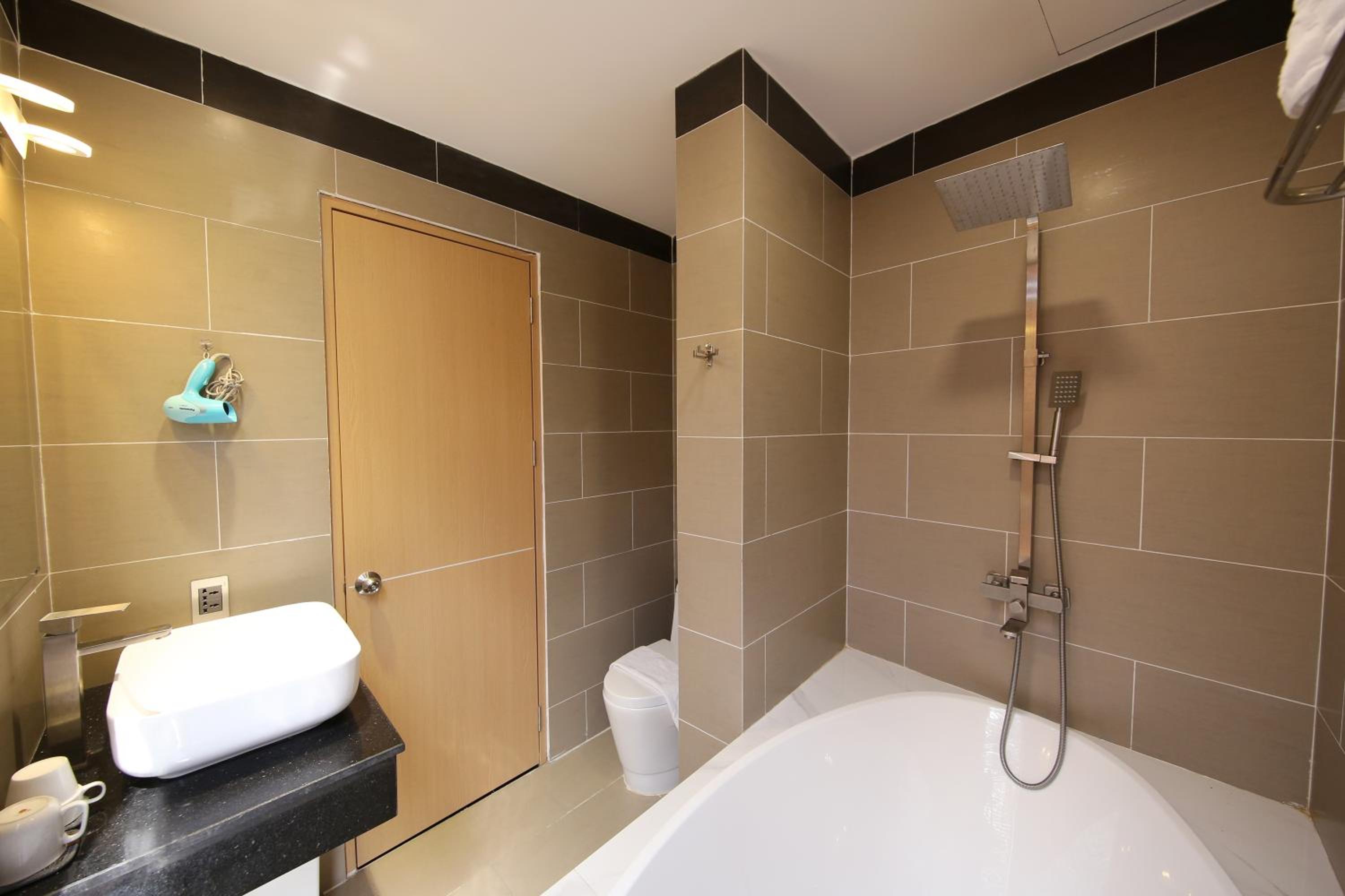 Superior King Room - Photo 3