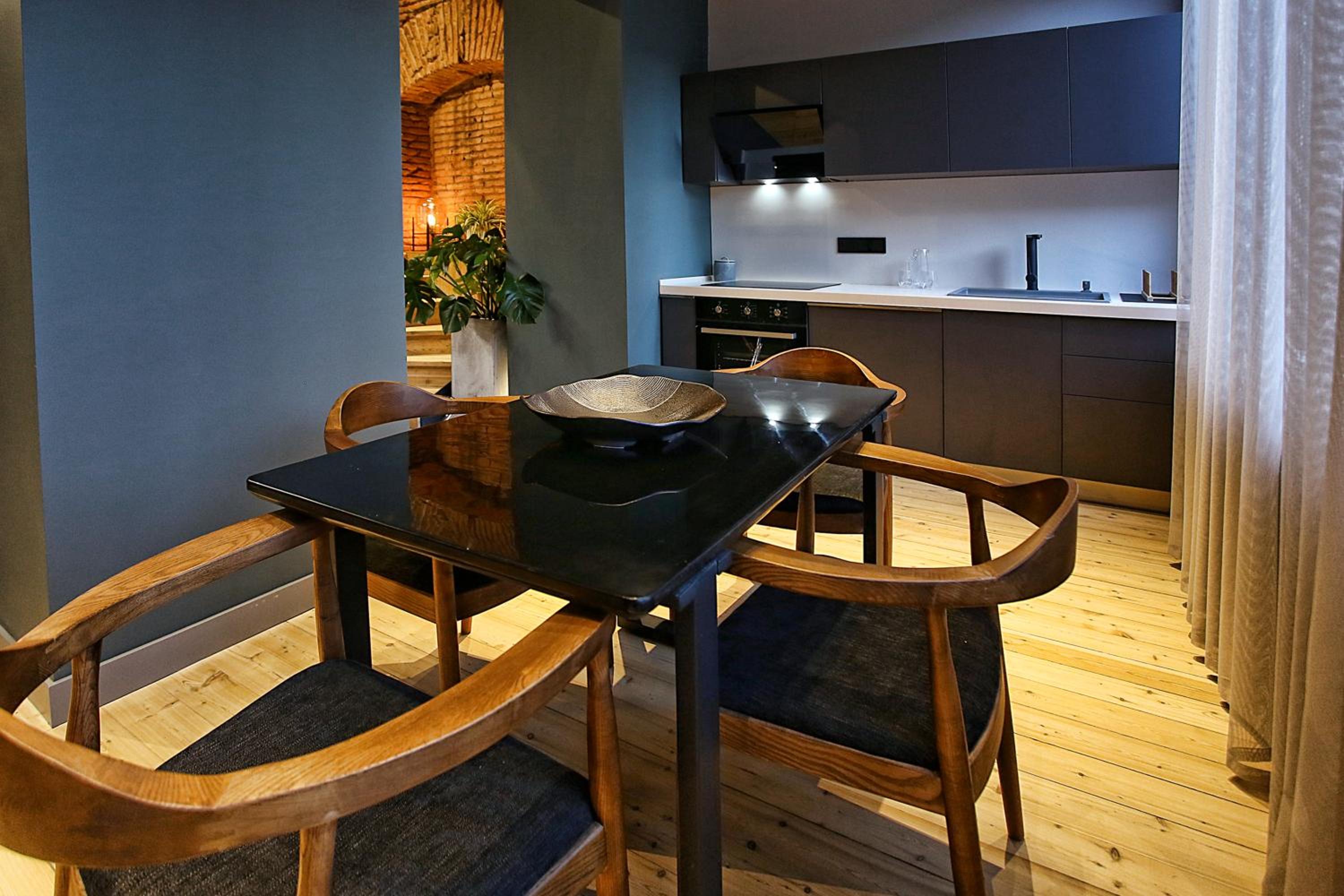 Superior Suite - Photo 17