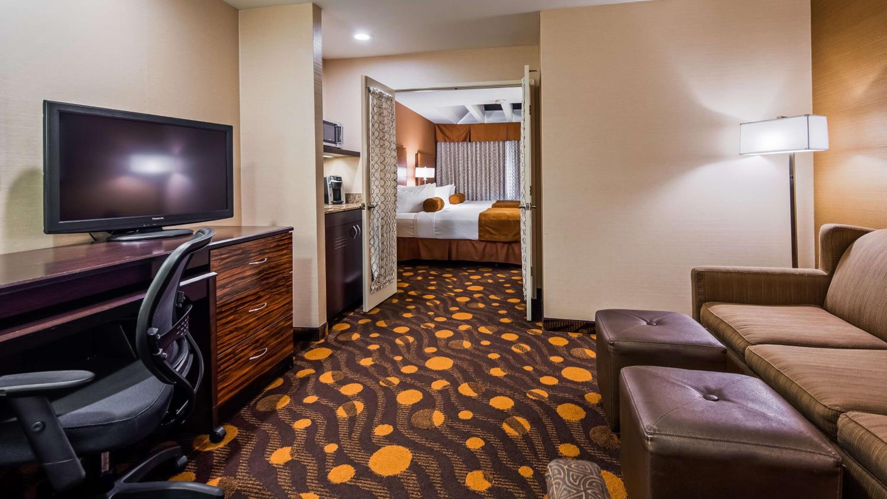 Suite with Two Queen Beds - Non-Smoking - Photo 3
