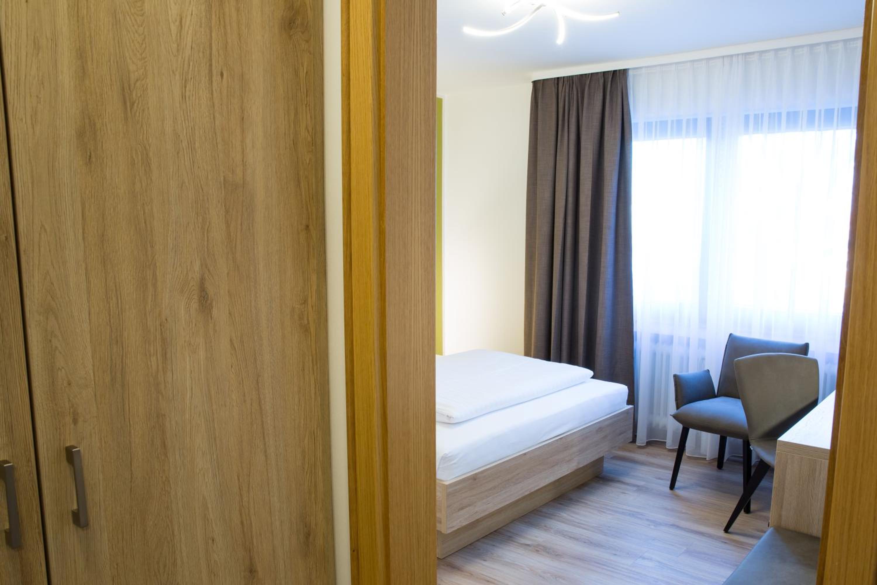 Double Room - Photo 7