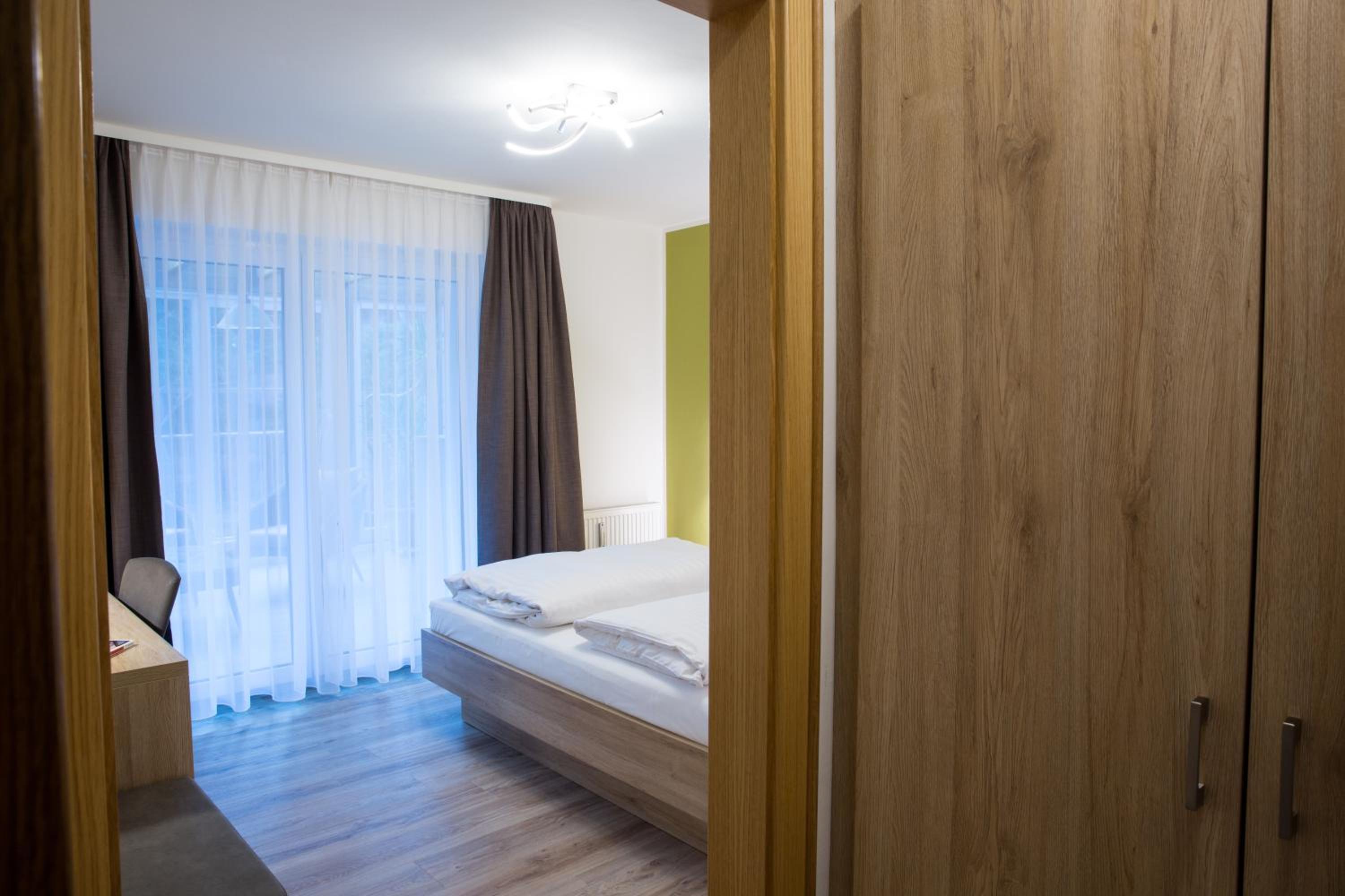 Double Room - Photo 11