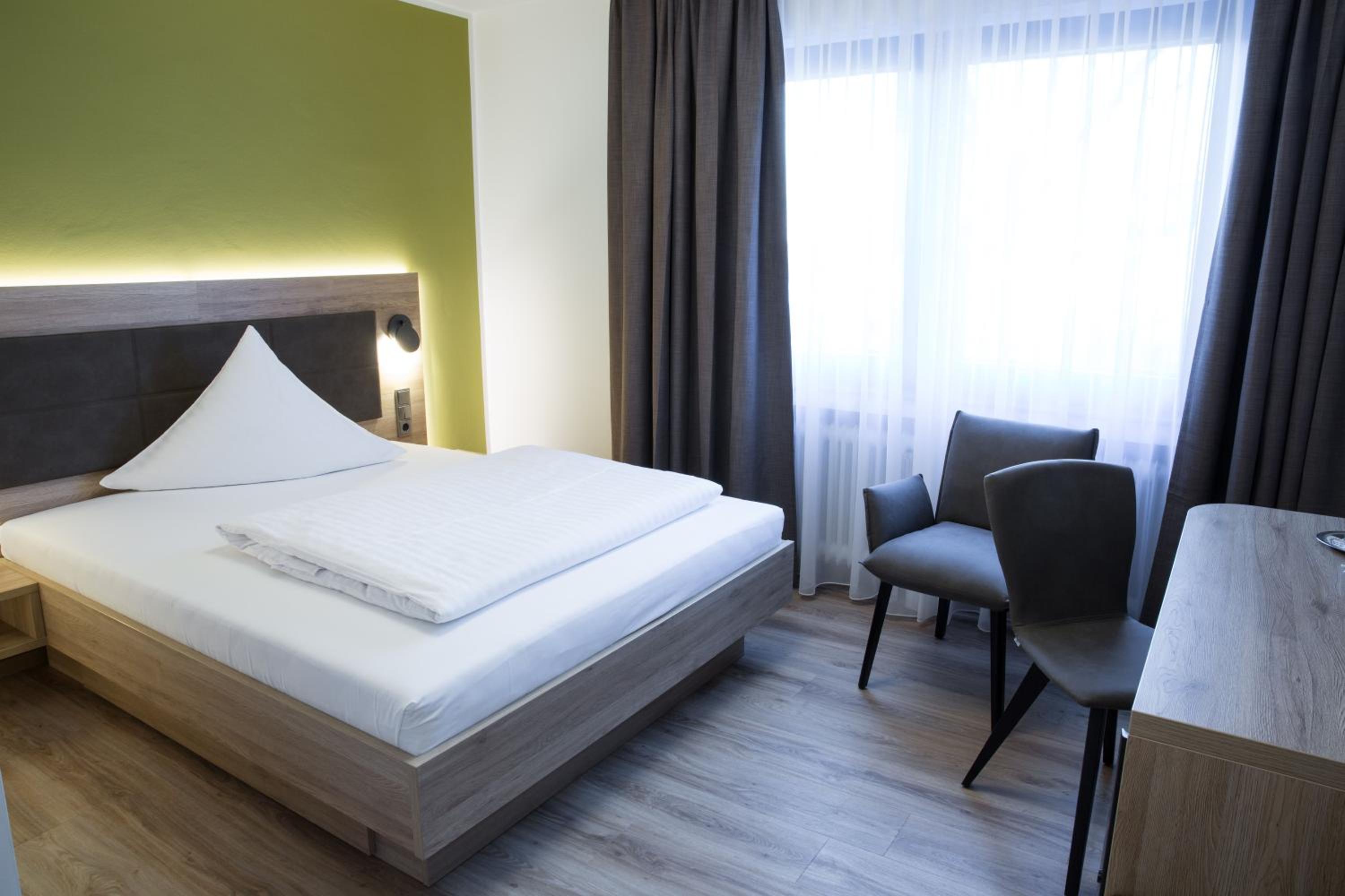 Double Room - Photo 16