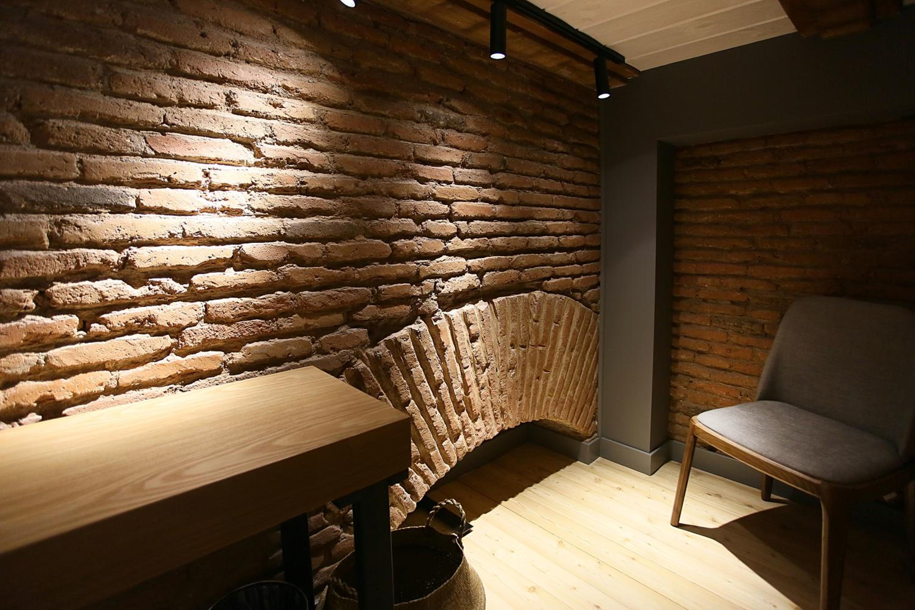 Studio - Split Level - Photo 14
