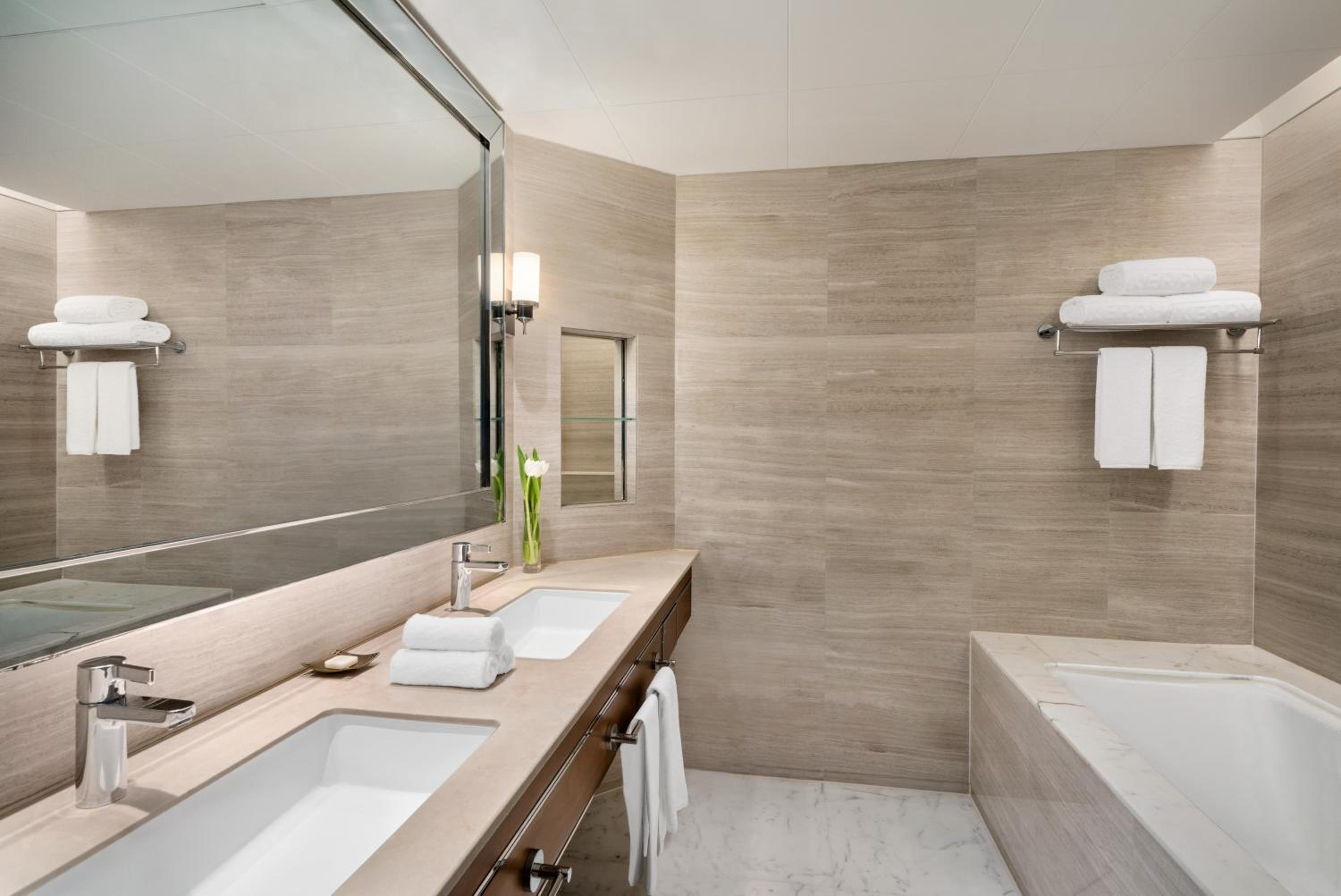 Executive Suite King Room inclusive Mini Bar  - Photo 3