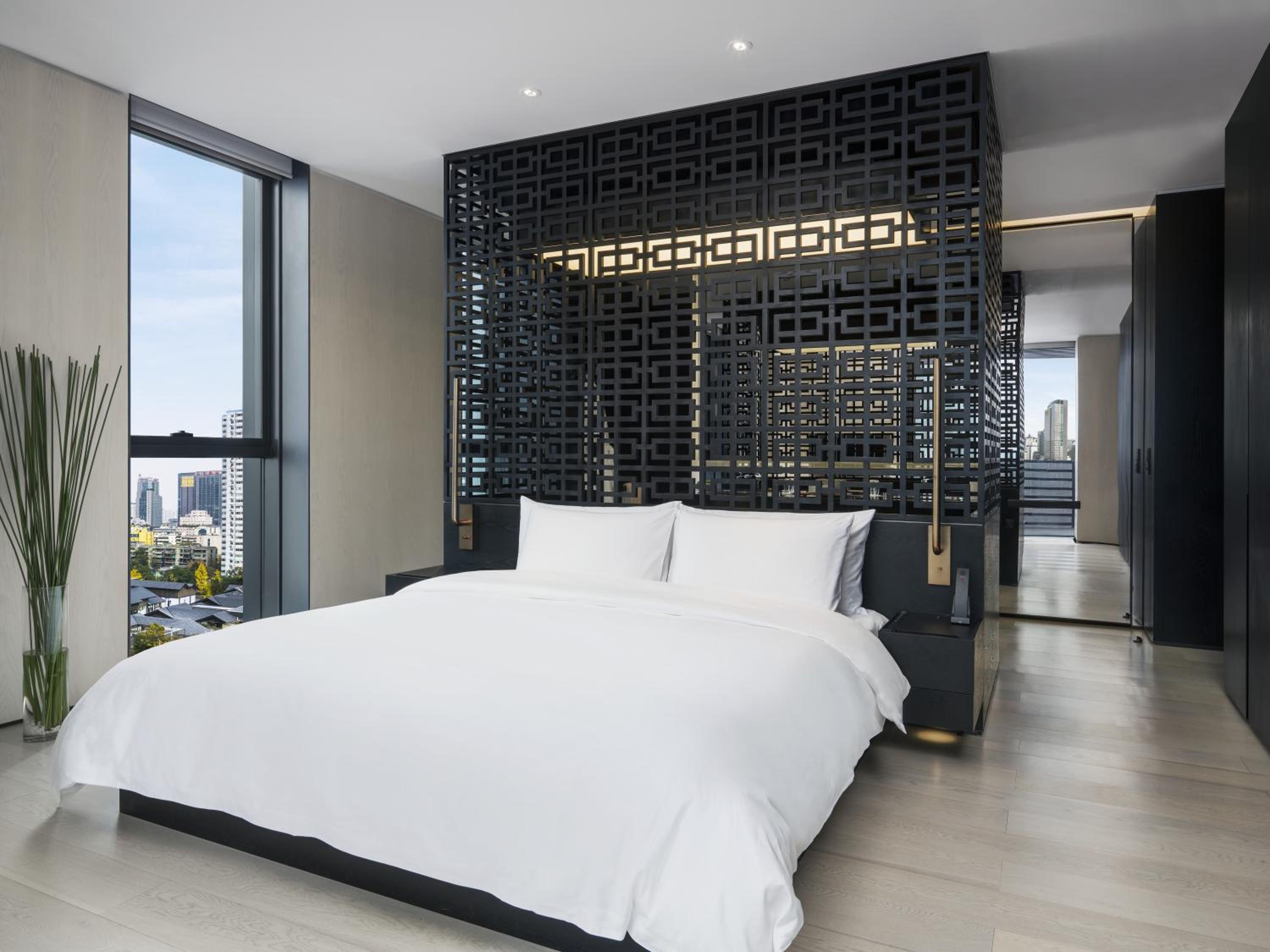 One-Bedroom Apartment with Balcony photo 1