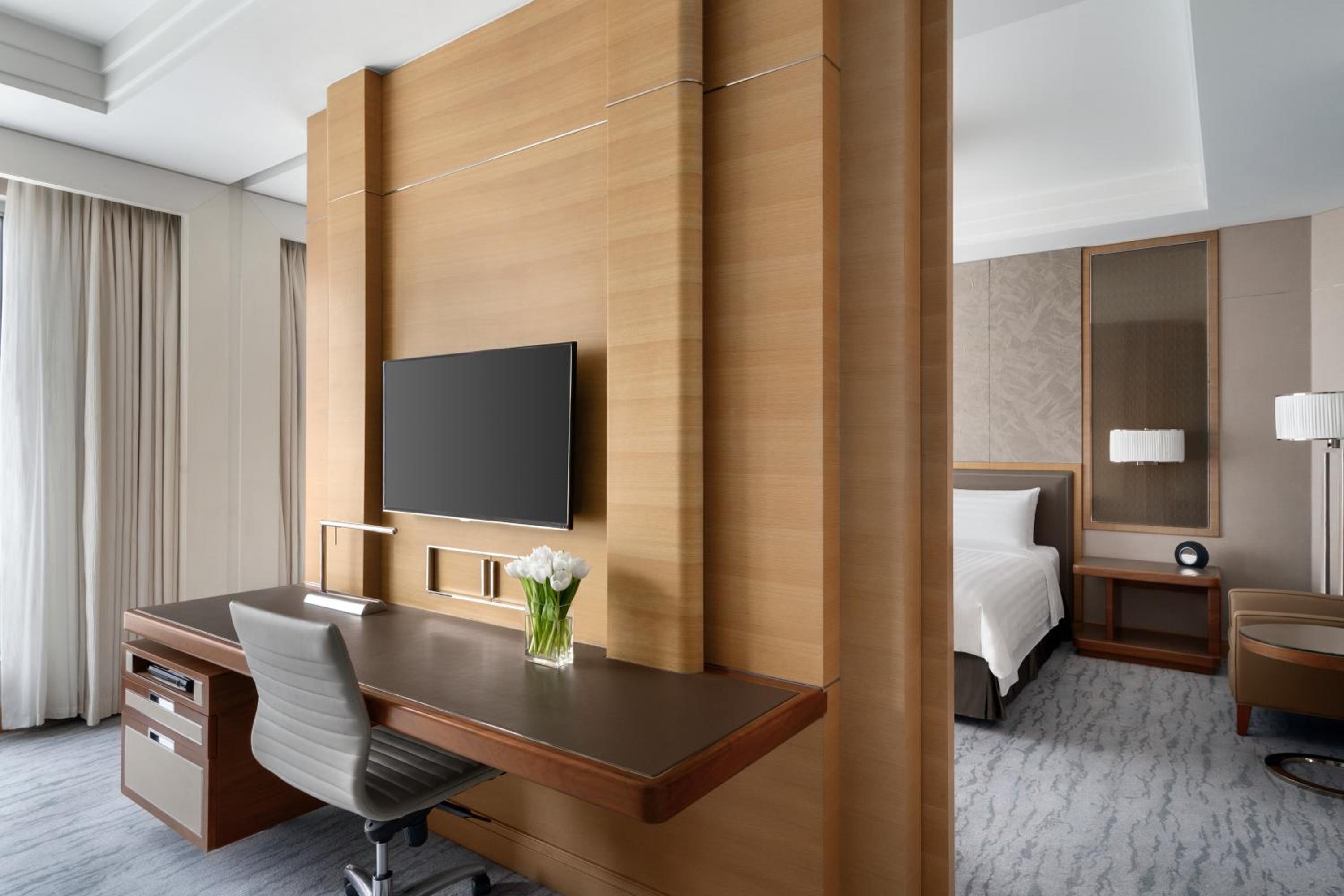 Executive Suite King Room inclusive Mini Bar  - Photo 5