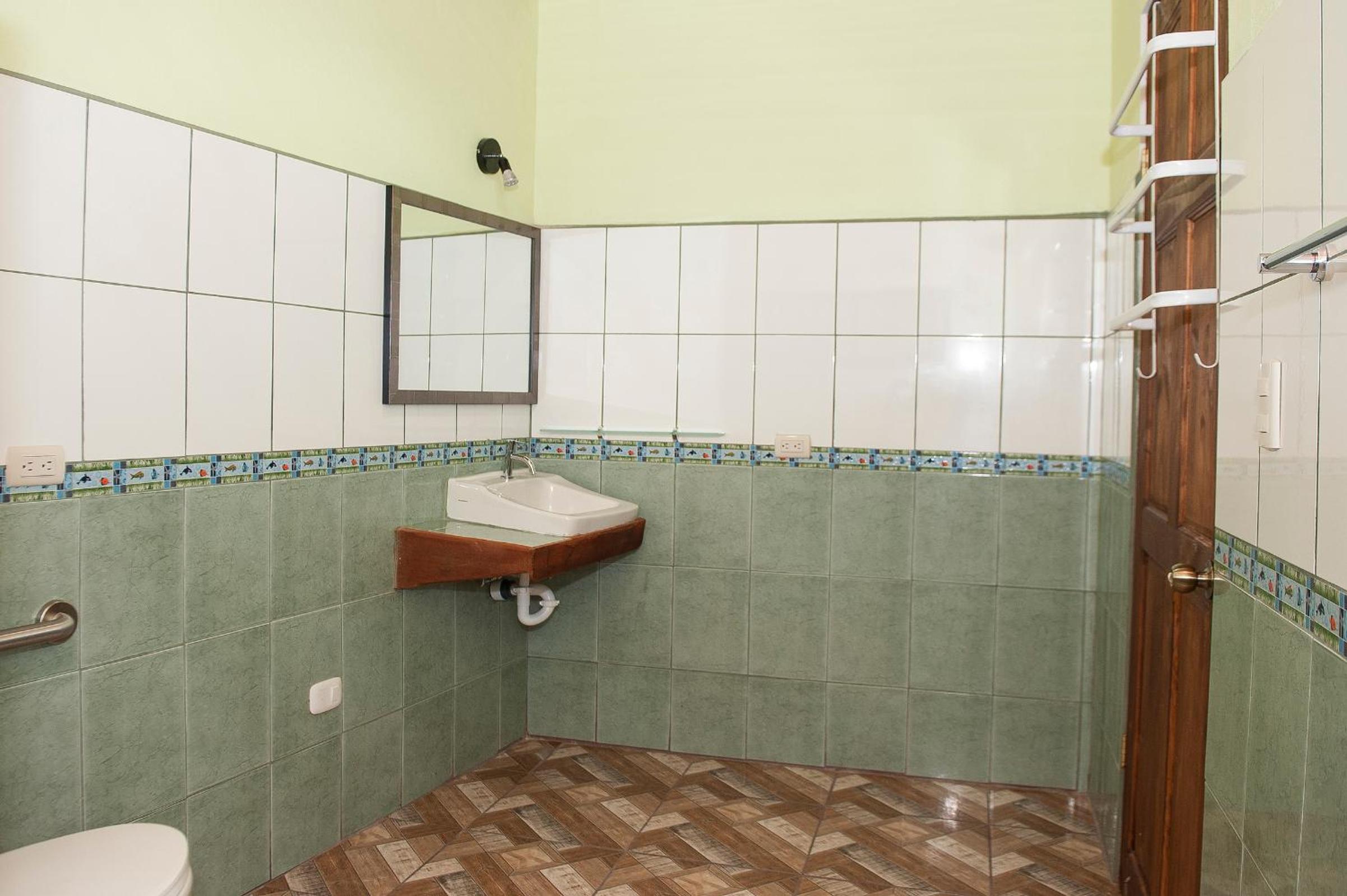 Triple Room with Private Bathroom - Fully Equipped photo 3