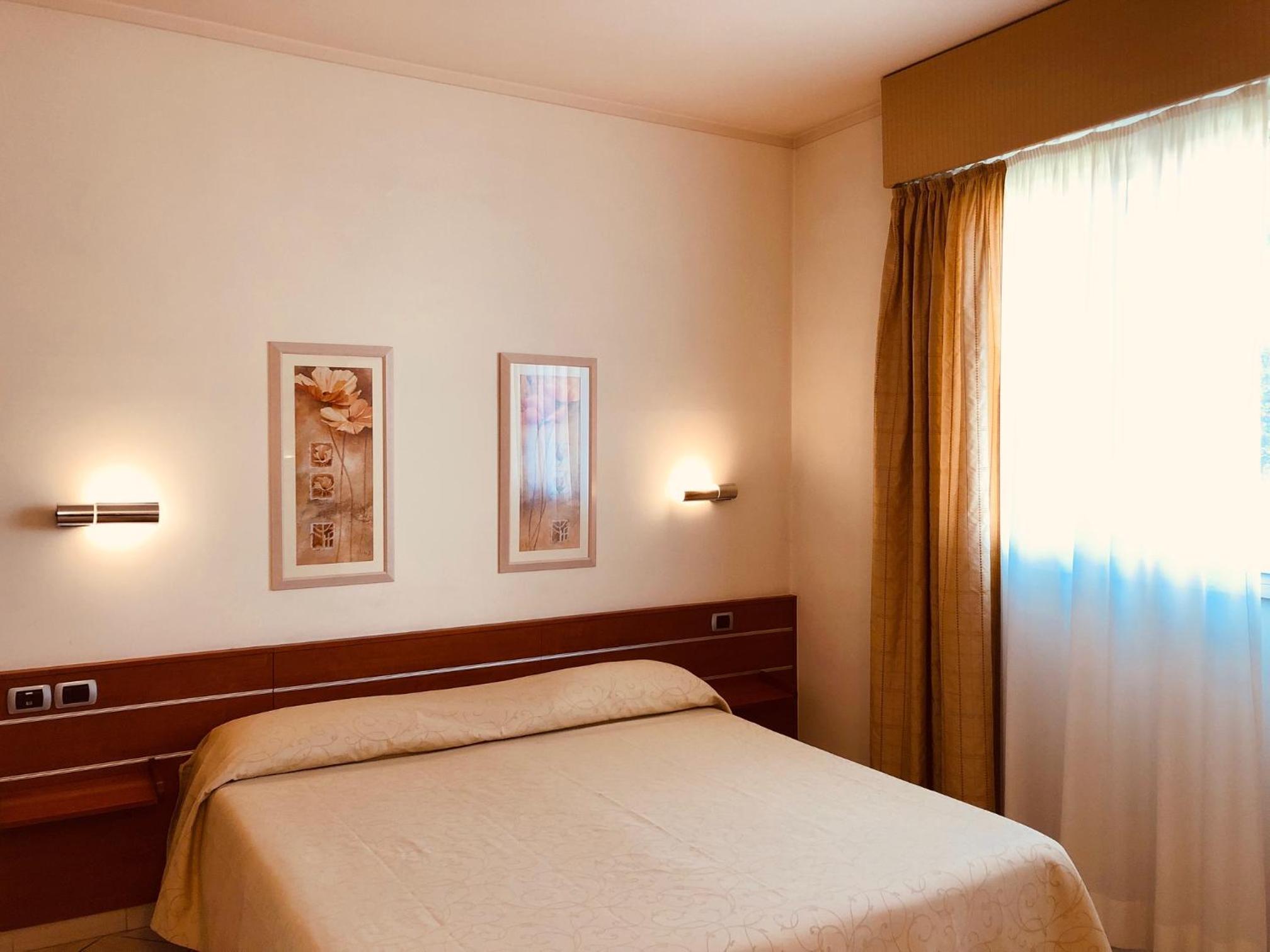 Double Room - Photo 3