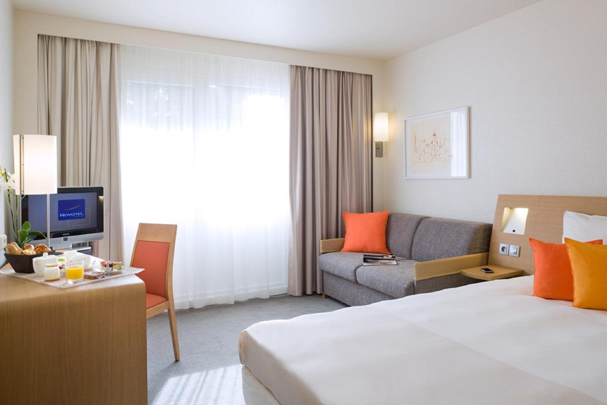 Classic Double Room with Sofa Bed - Photo 1
