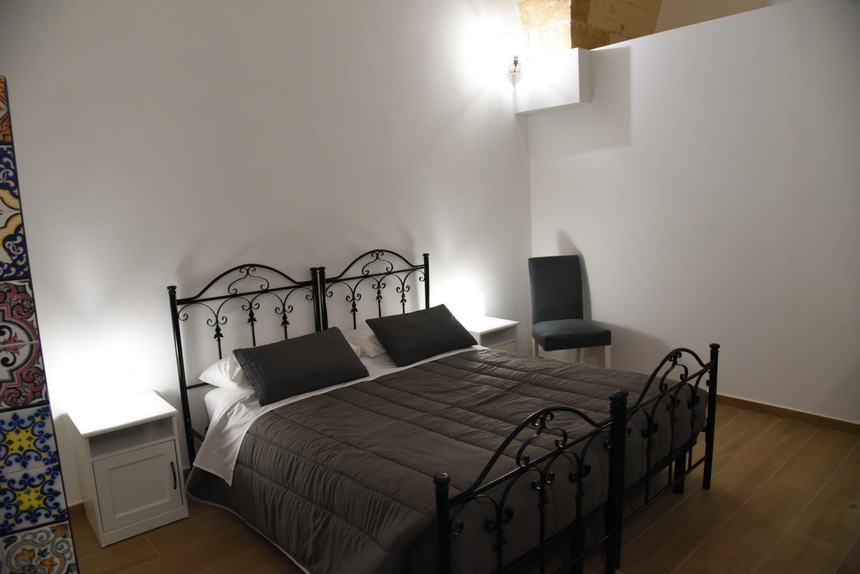 Double or Twin Room with Private Bathroom - Photo 1