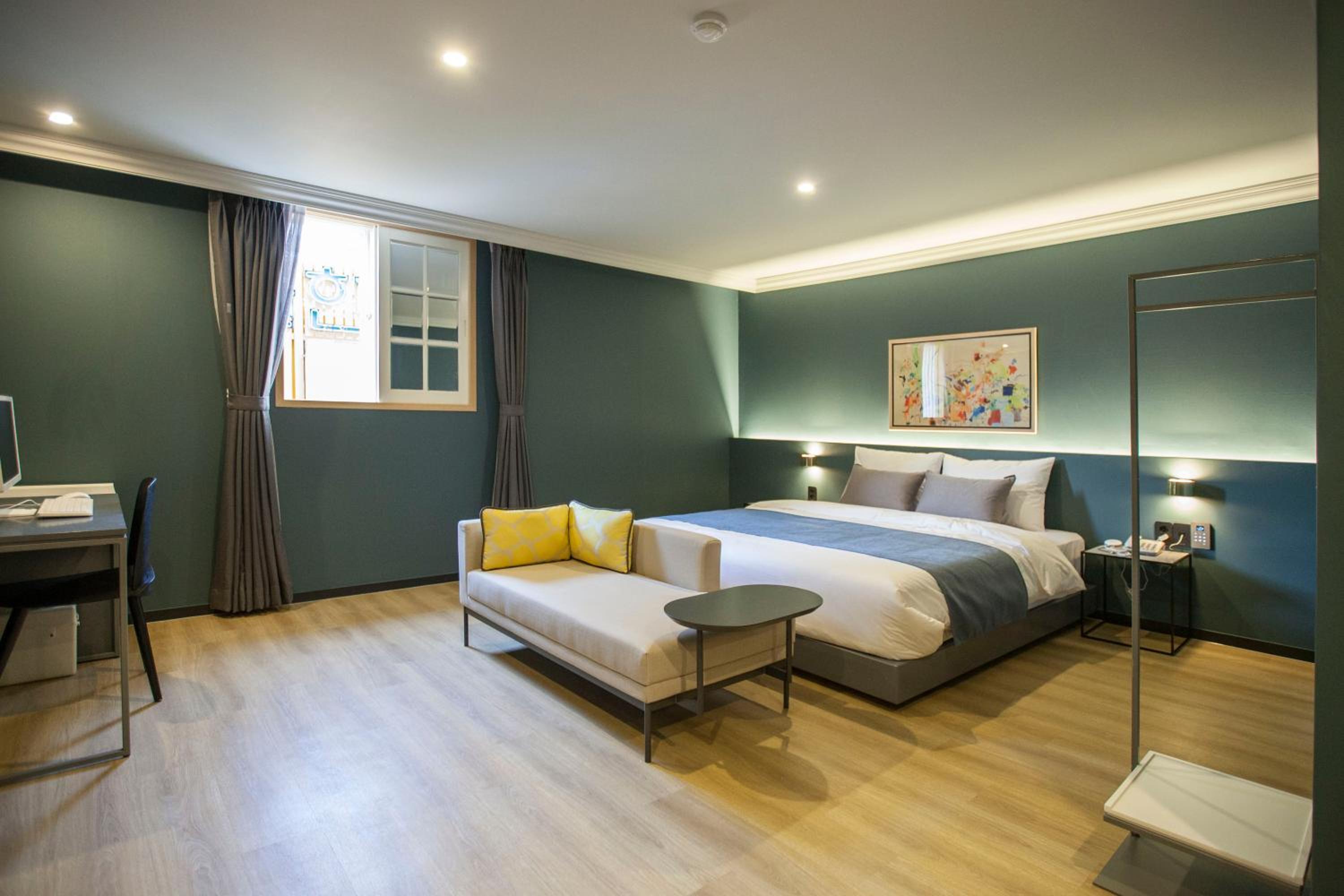 Standard Double Room - Photo 3