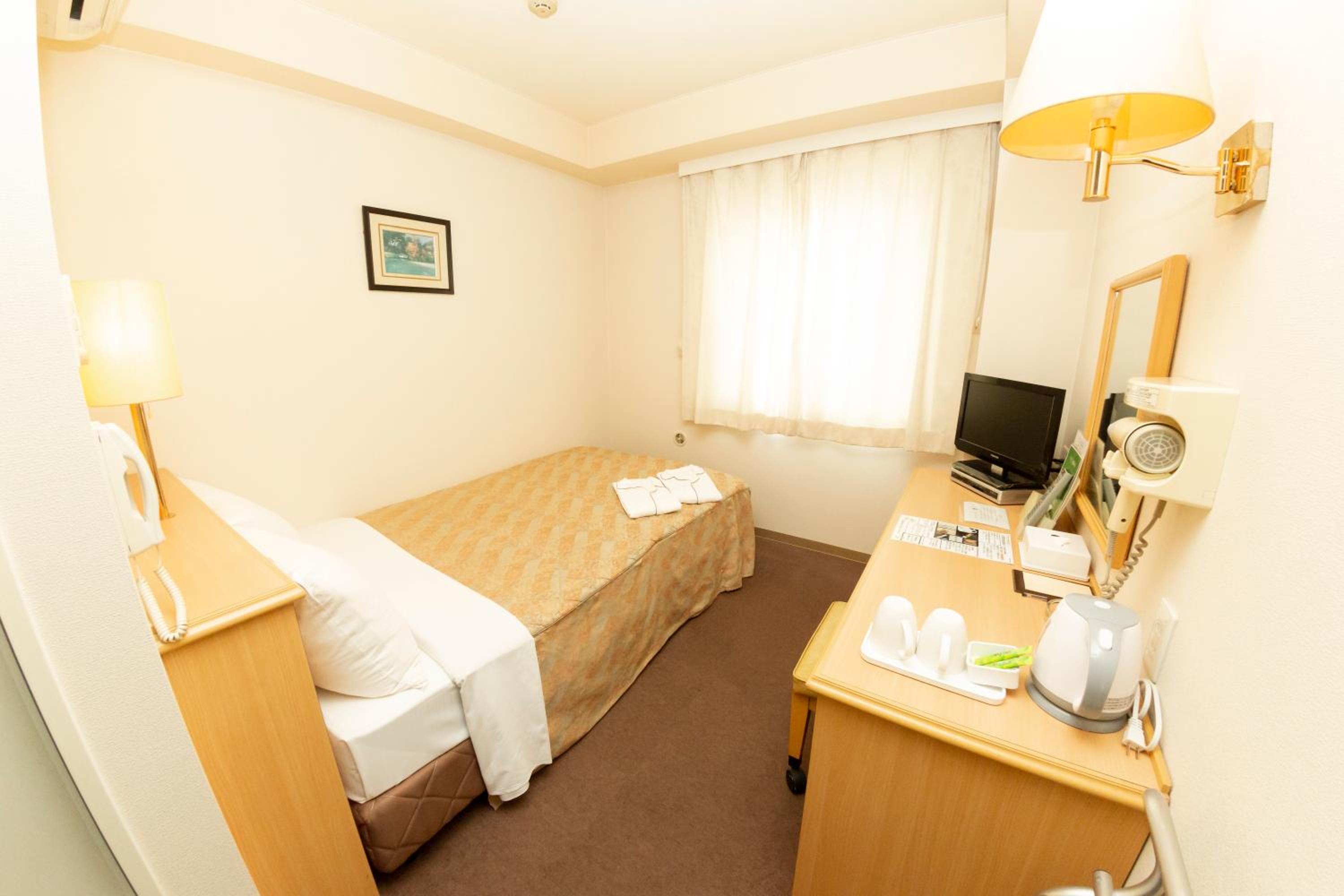 Single Room - Smoking (2 Adult) photo 3