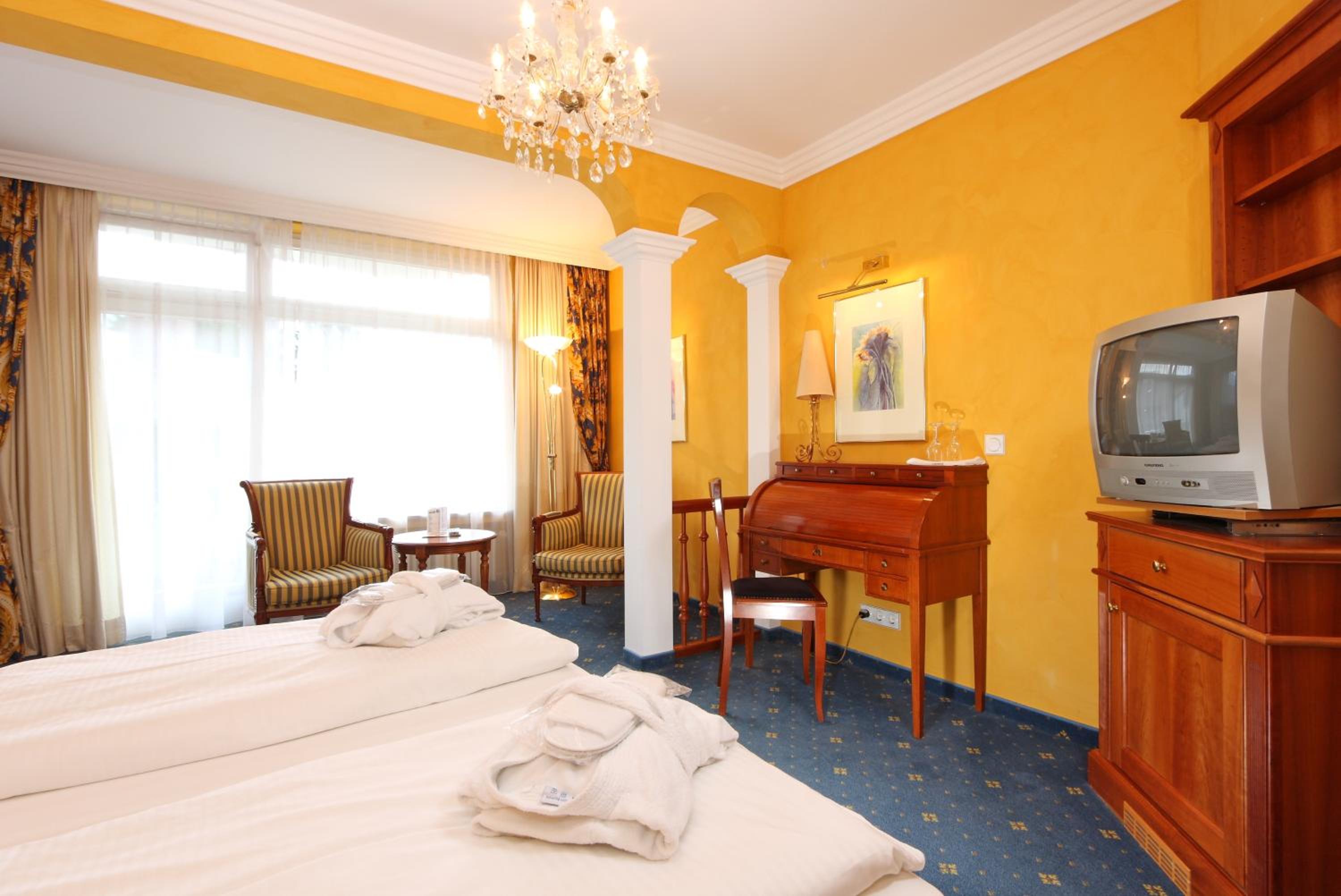 Superior Double Room with Mountain View - Photo 1