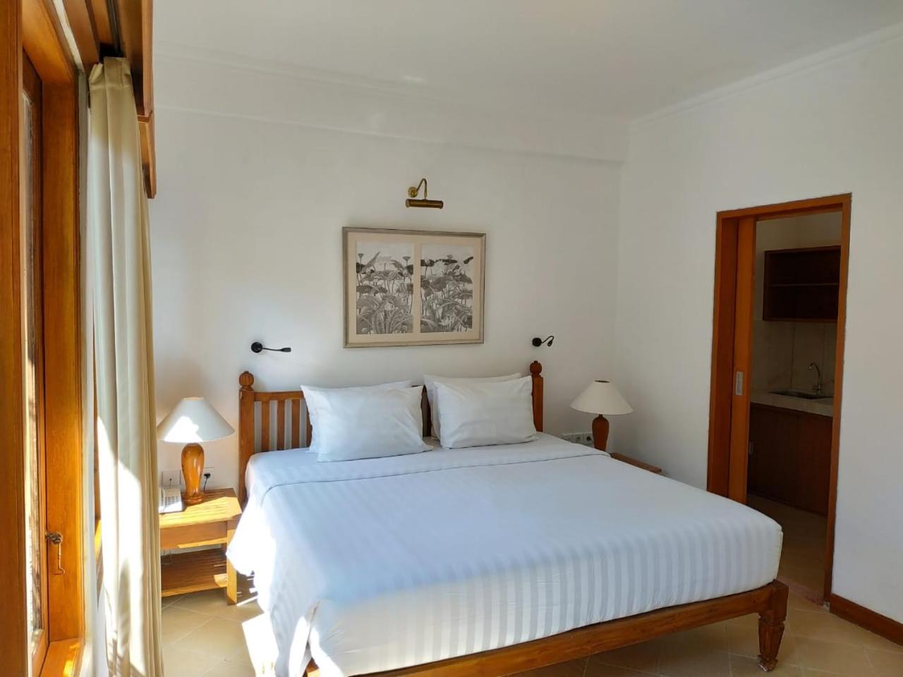 Deluxe Room (2 Adults + 1 Child) - Photo 5
