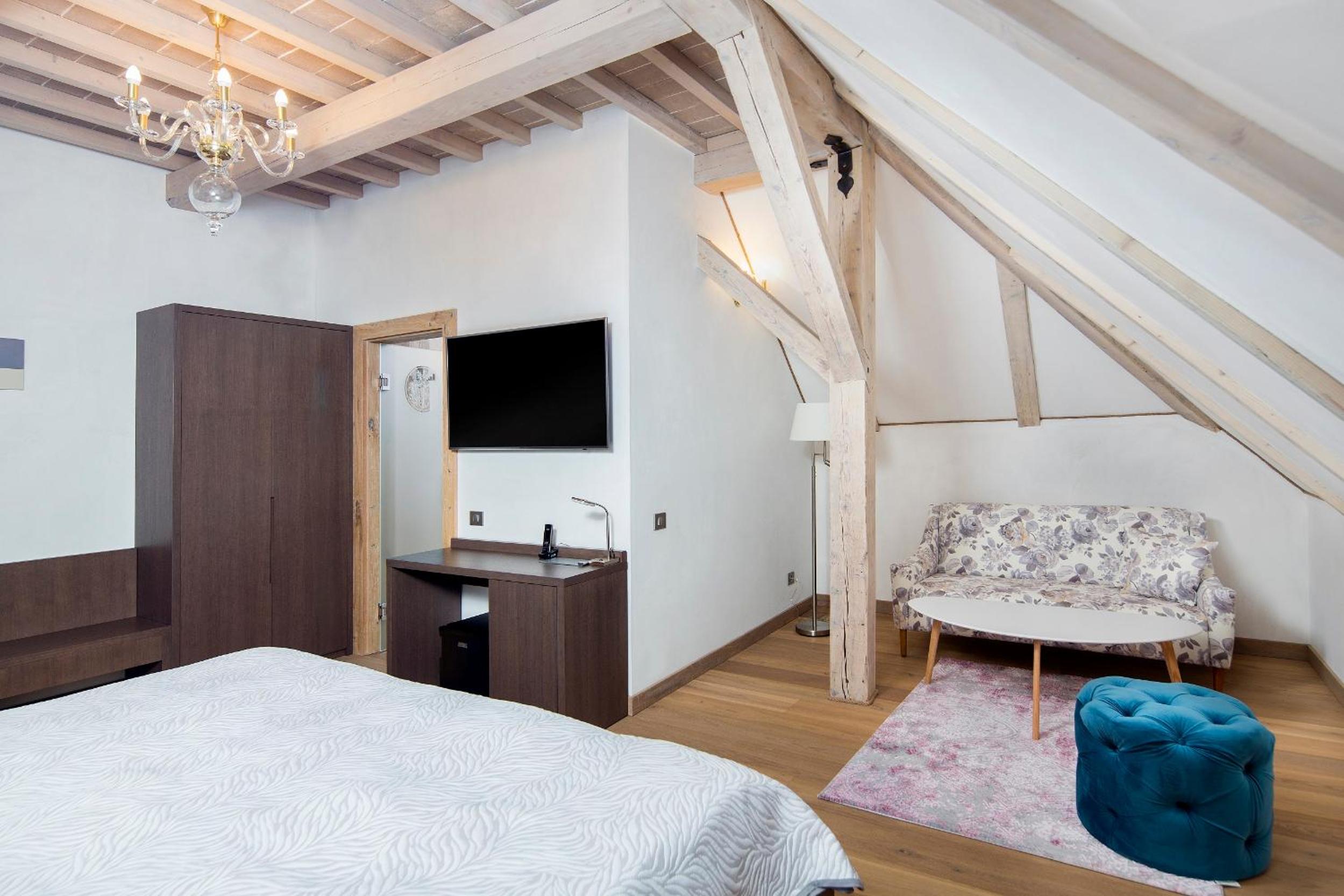 Large Double Room photo 2