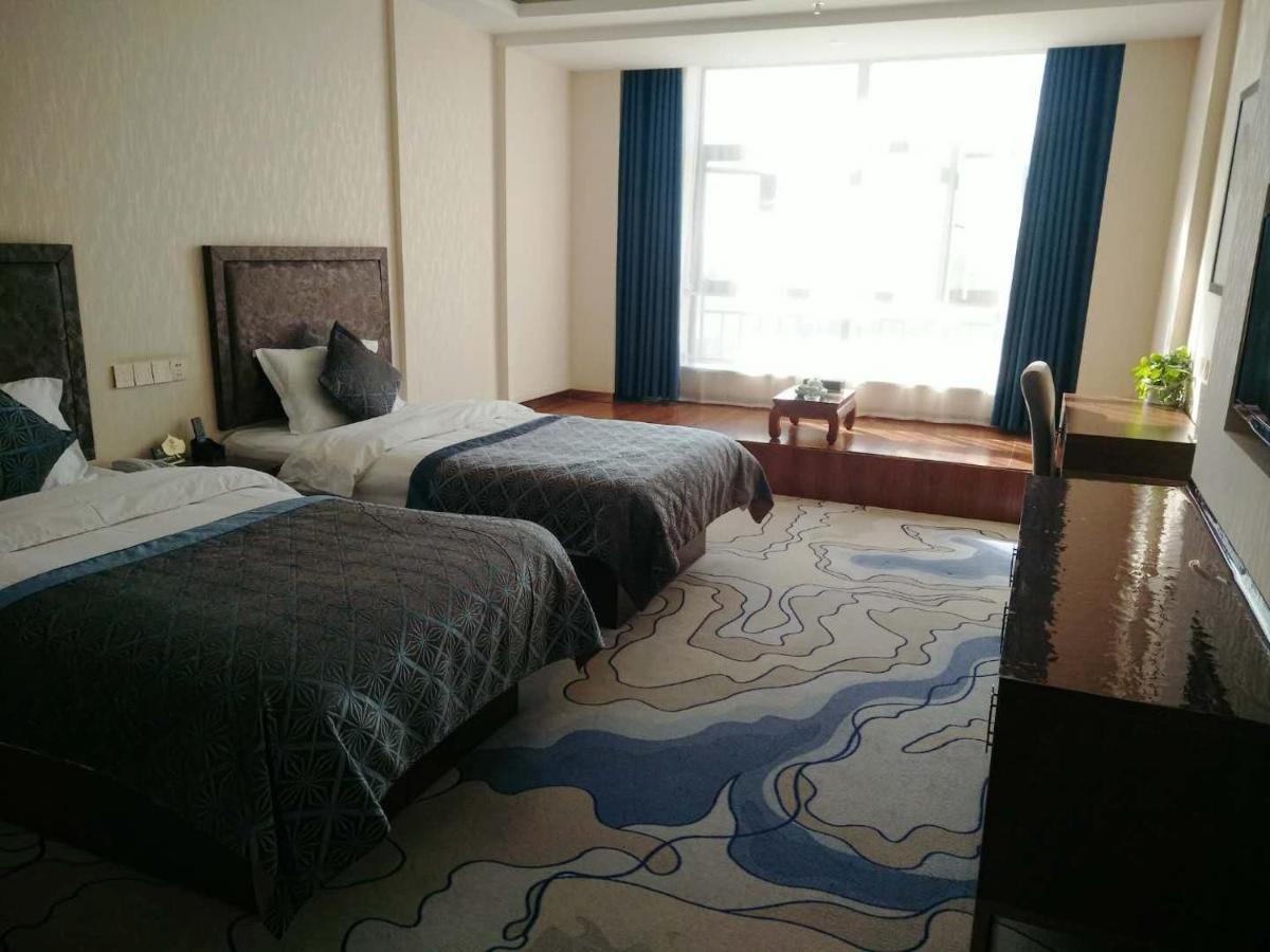 Deluxe Twin Room With River View-Mainland Chinese Citizen Only photo 2