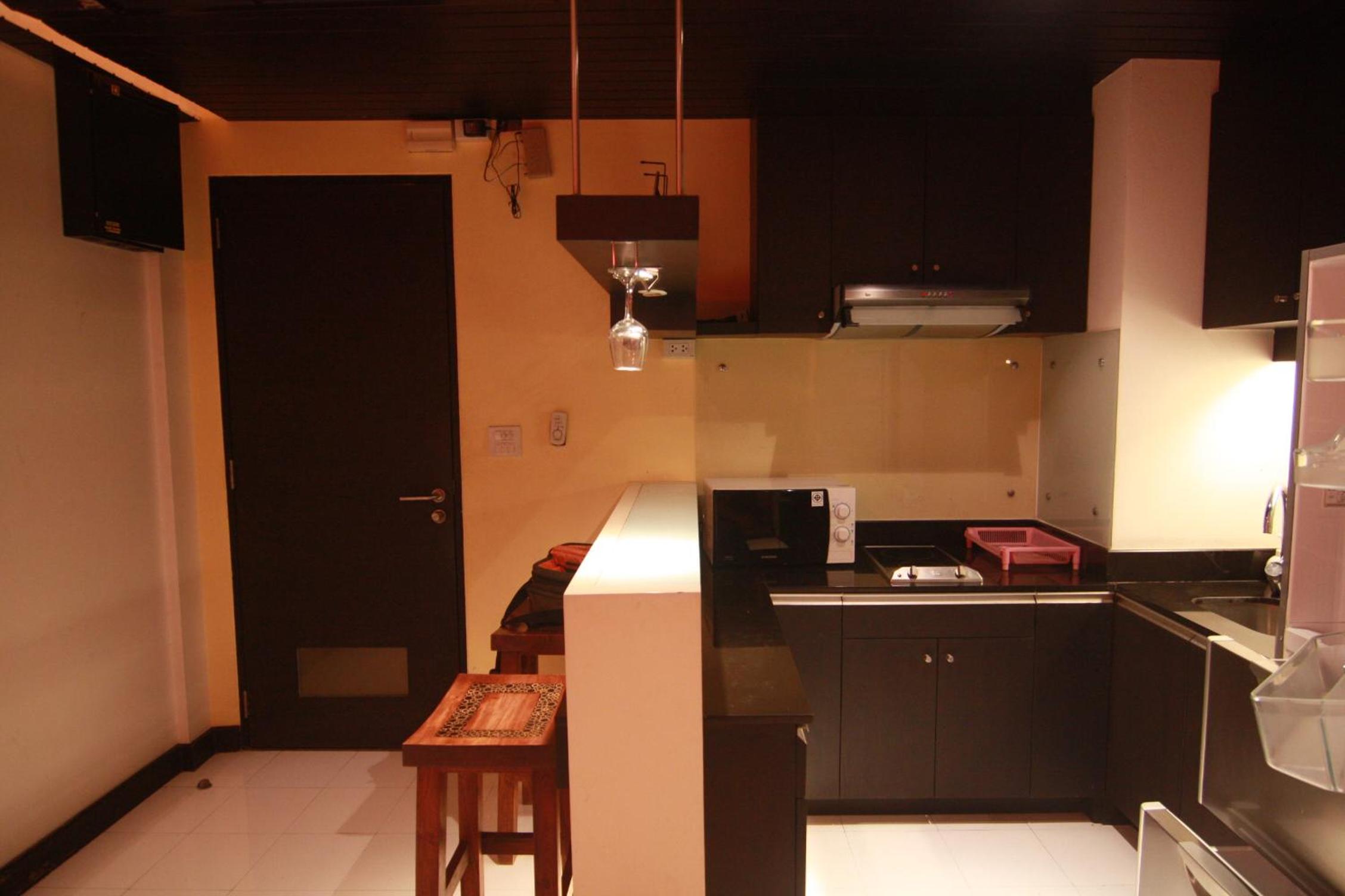 Apartment with Balcony - Photo 17