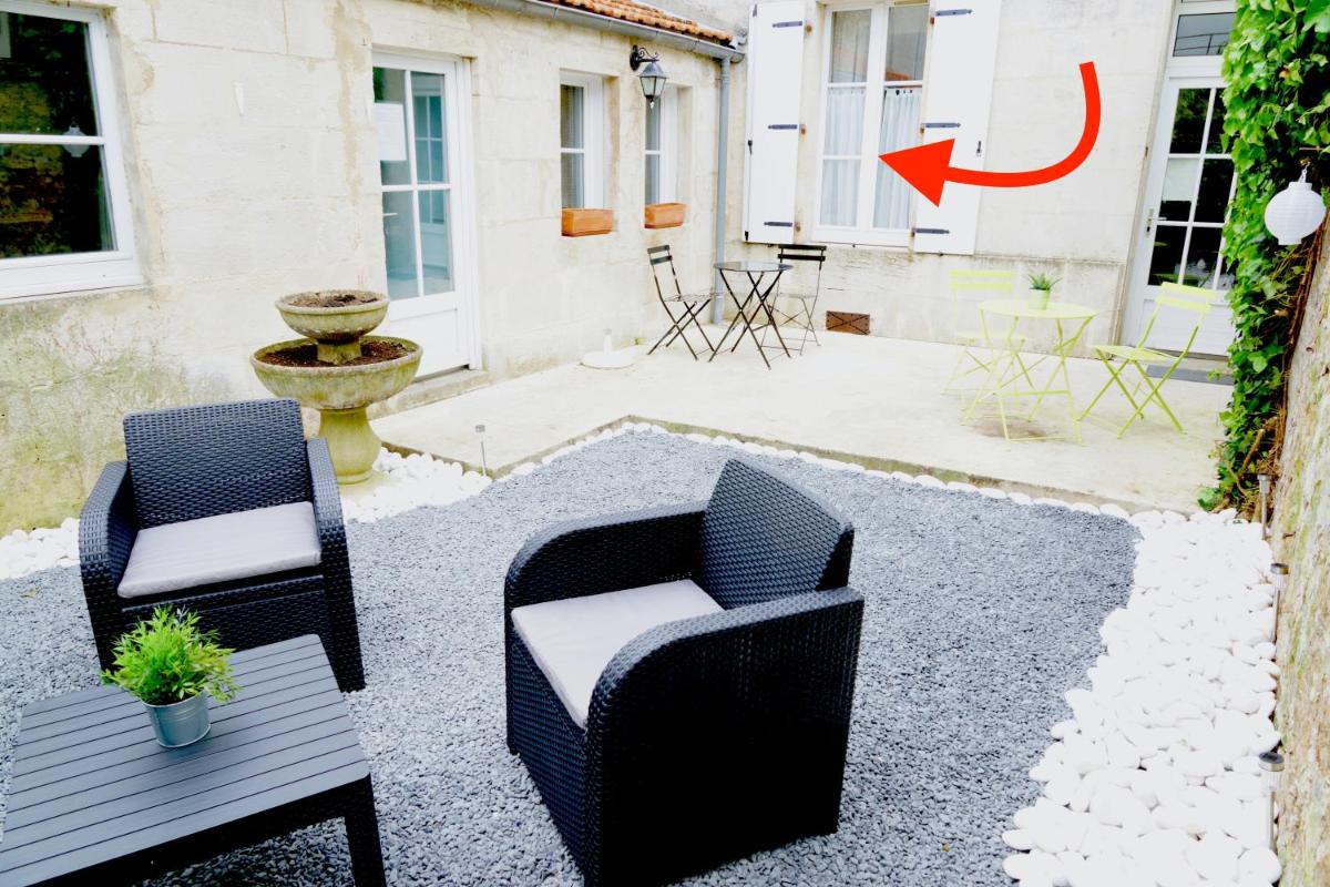 Studio Apartment - Photo 4