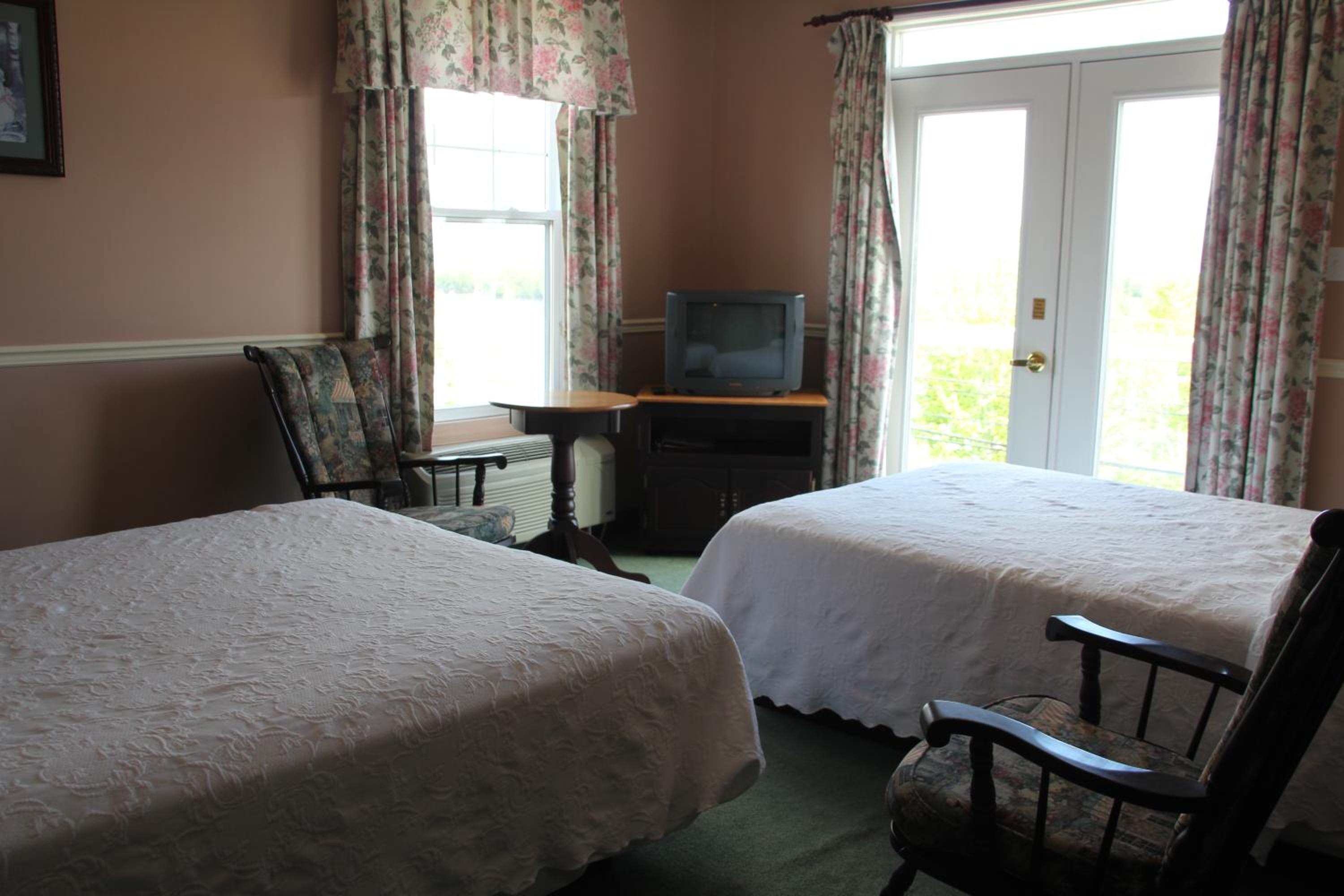 Quadruple Room with Balcony photo 2