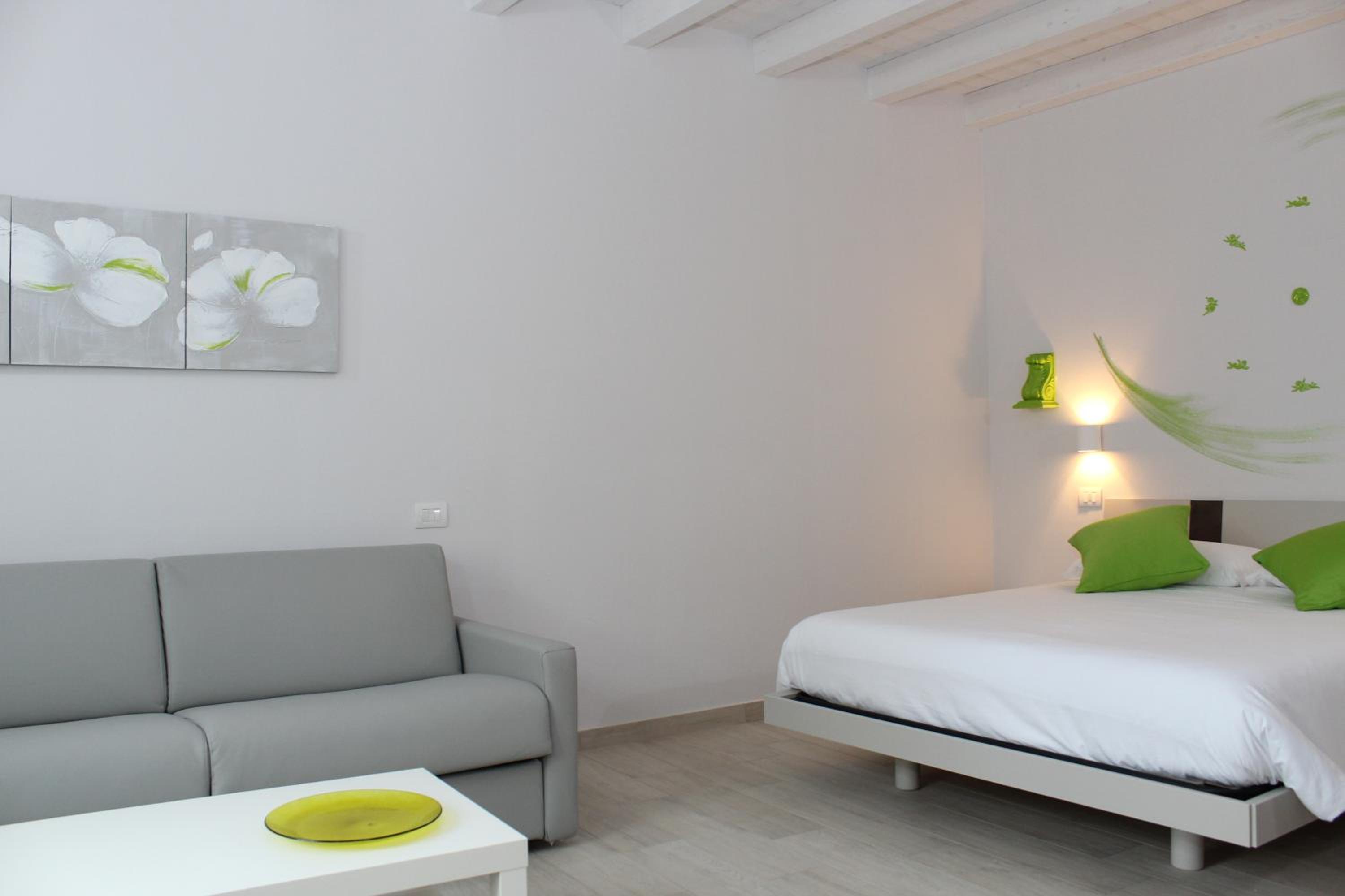 Quadruple Room - Photo 2