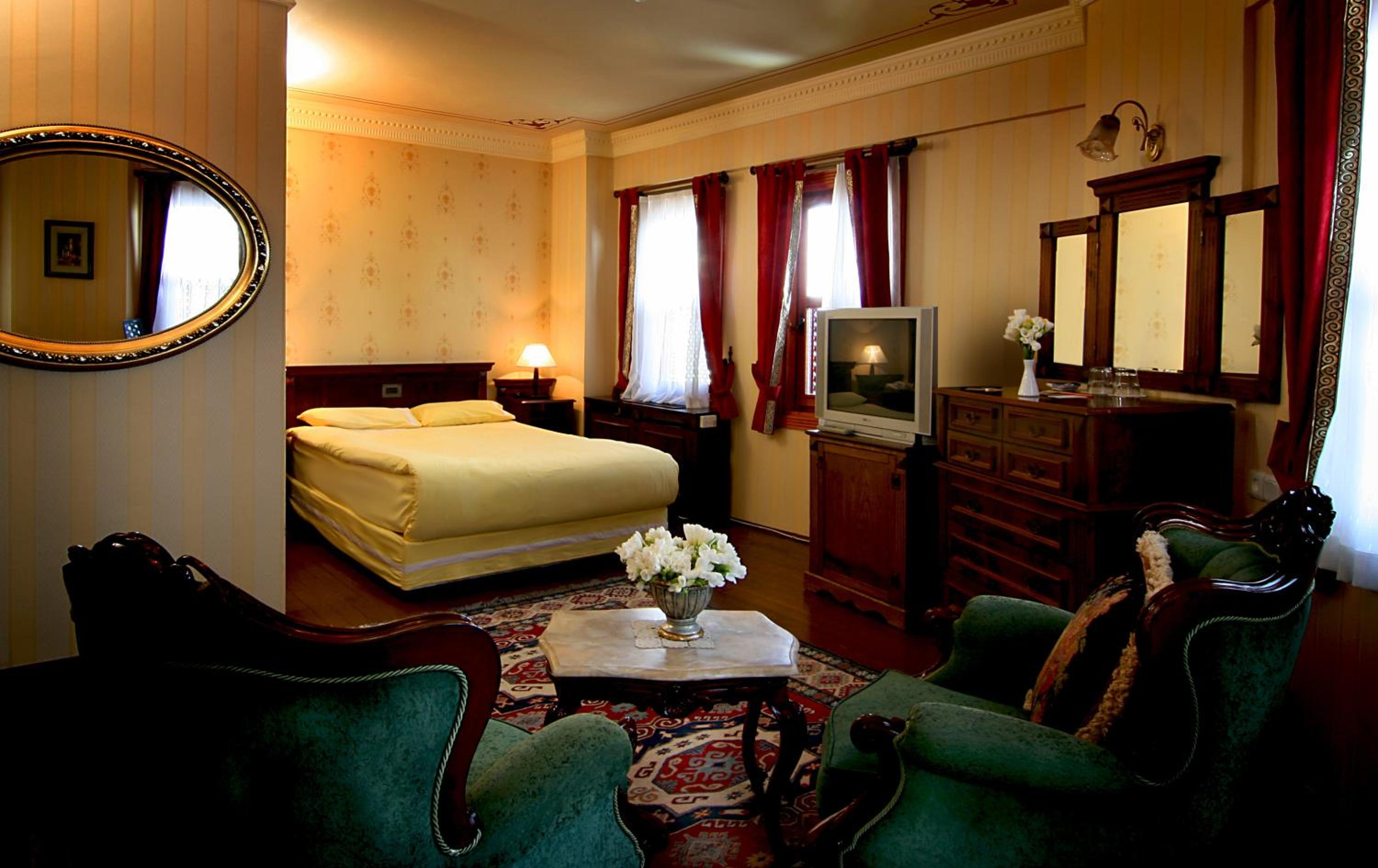 Corner Suite photo 1