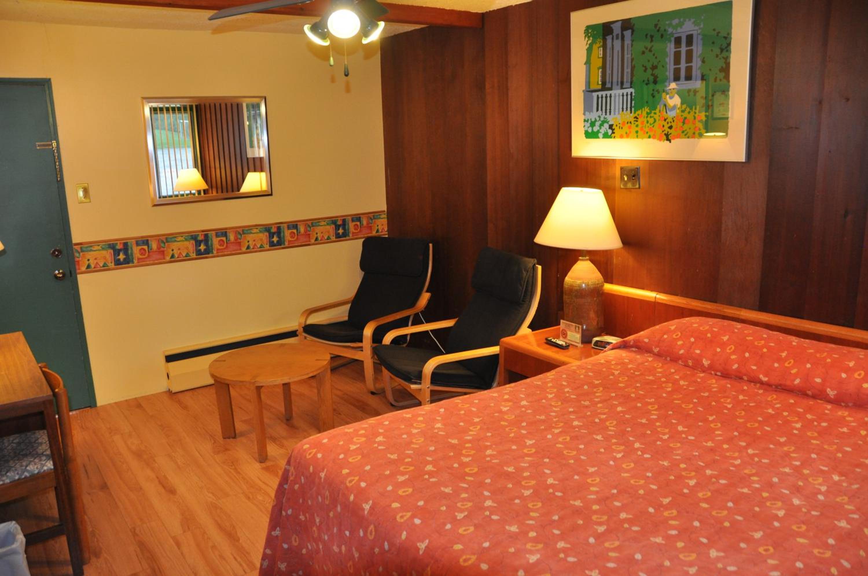 Regular Queen Bed Room