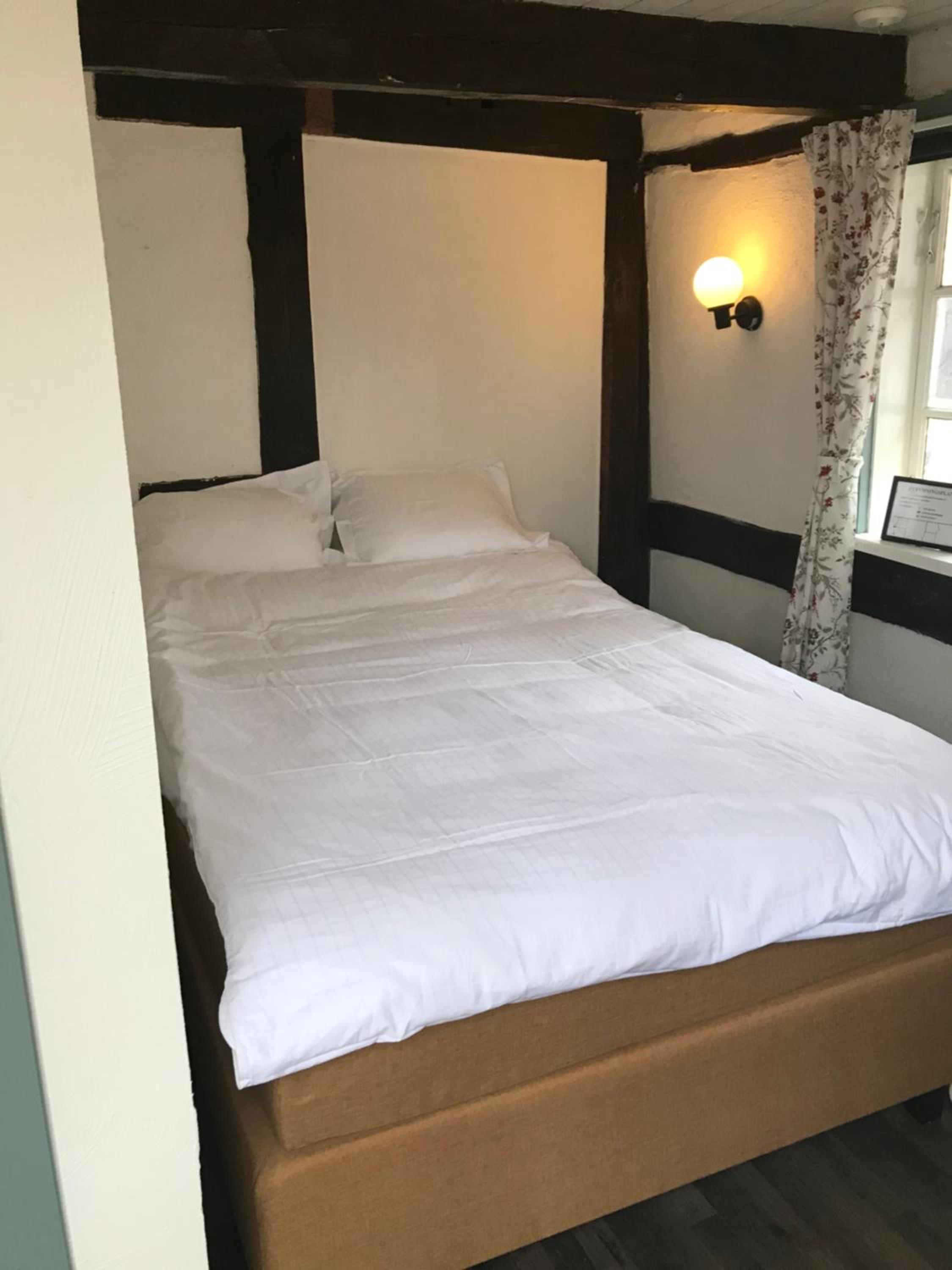 Budget Double Room - Photo 1